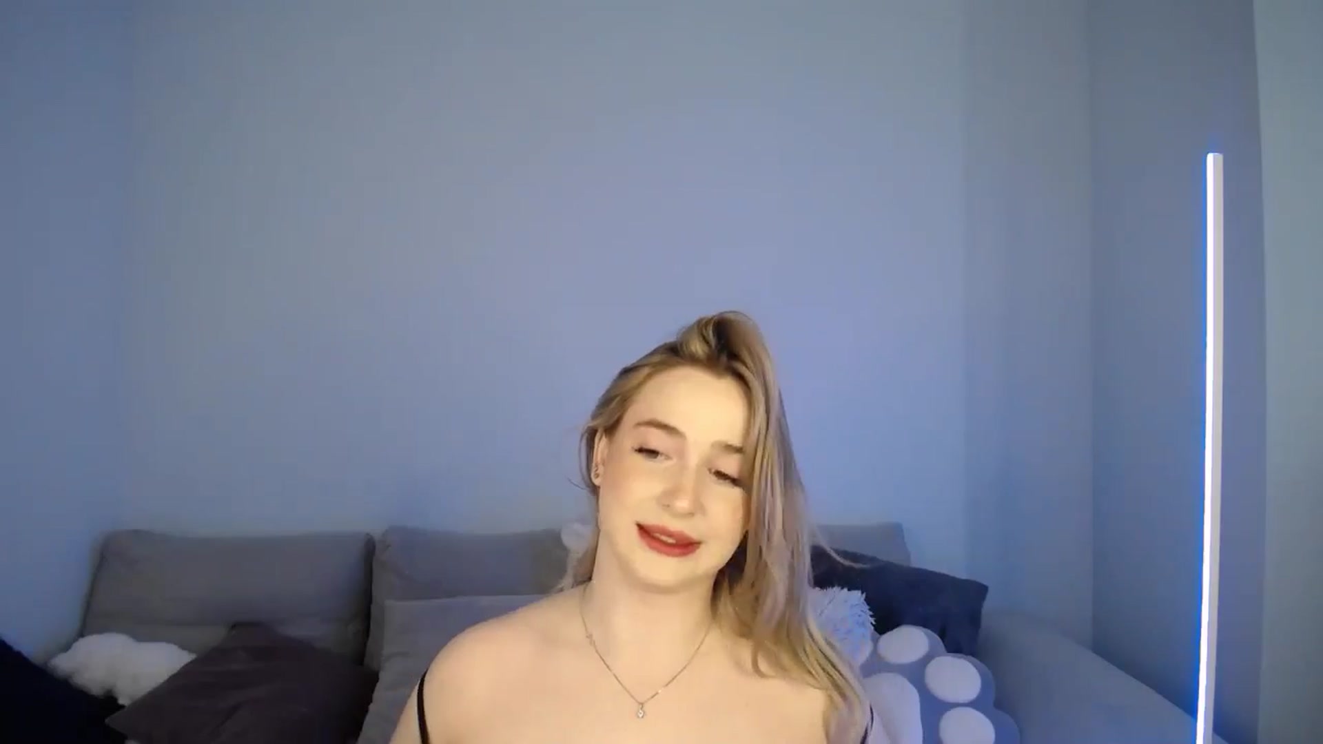 Gallery image thumbnail from SabrinaViolet's myfreecams stream on, 05/29/2024, 08:49 image 17 of 20