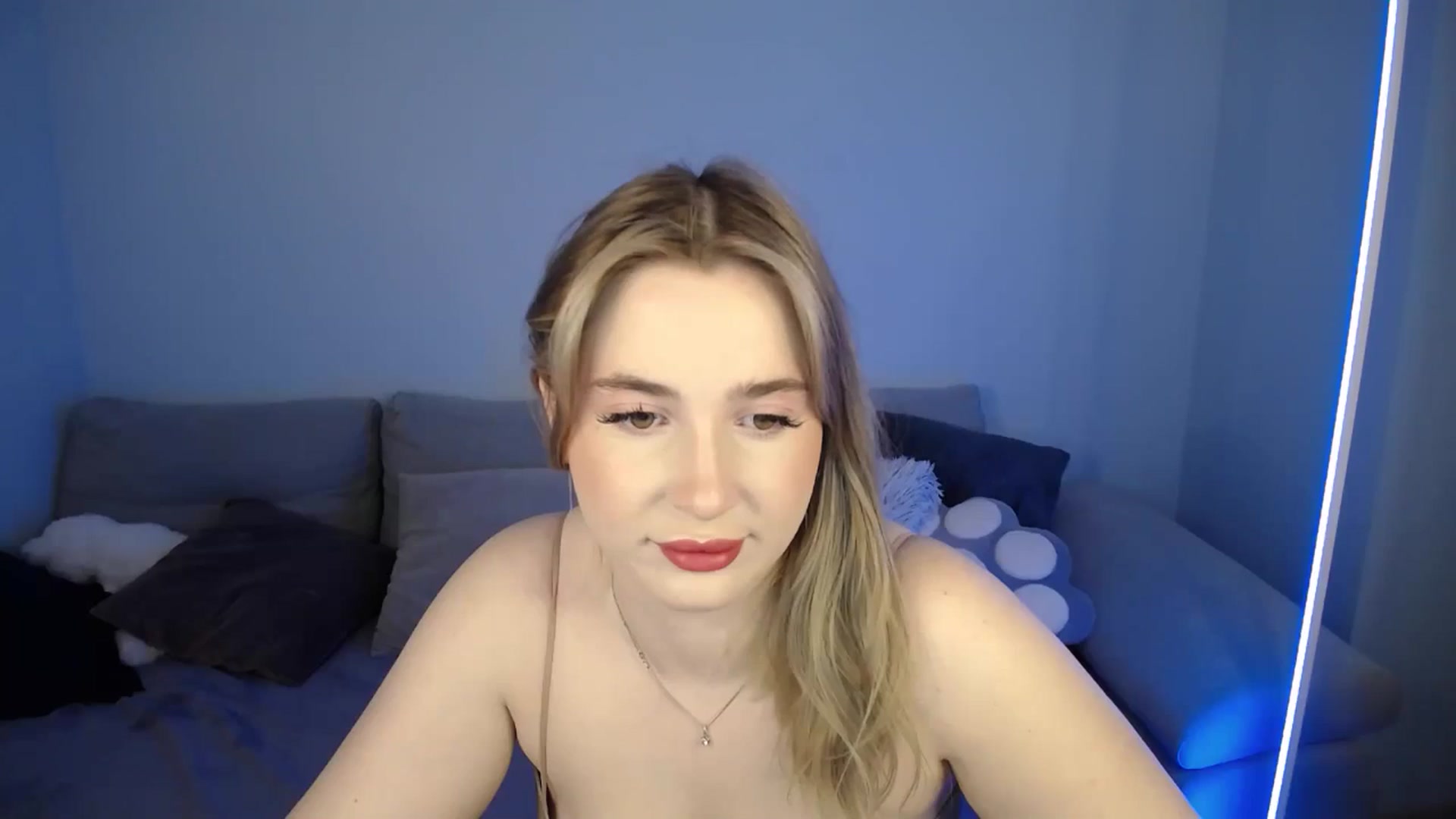 Gallery image thumbnail from SabrinaViolet's myfreecams stream on, 05/29/2024, 08:49 image 7 of 20