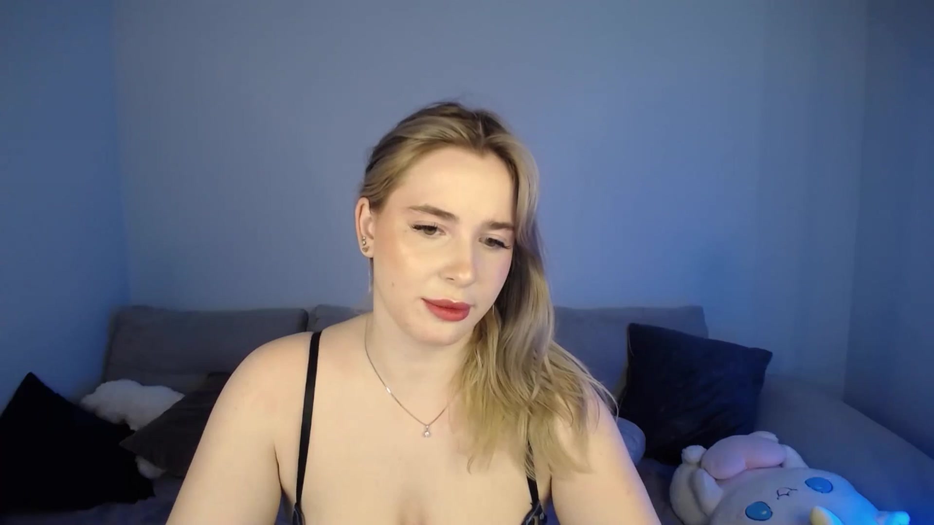 Gallery image thumbnail from SabrinaViolet's myfreecams stream on, 05/29/2024, 10:01 image 5 of 20