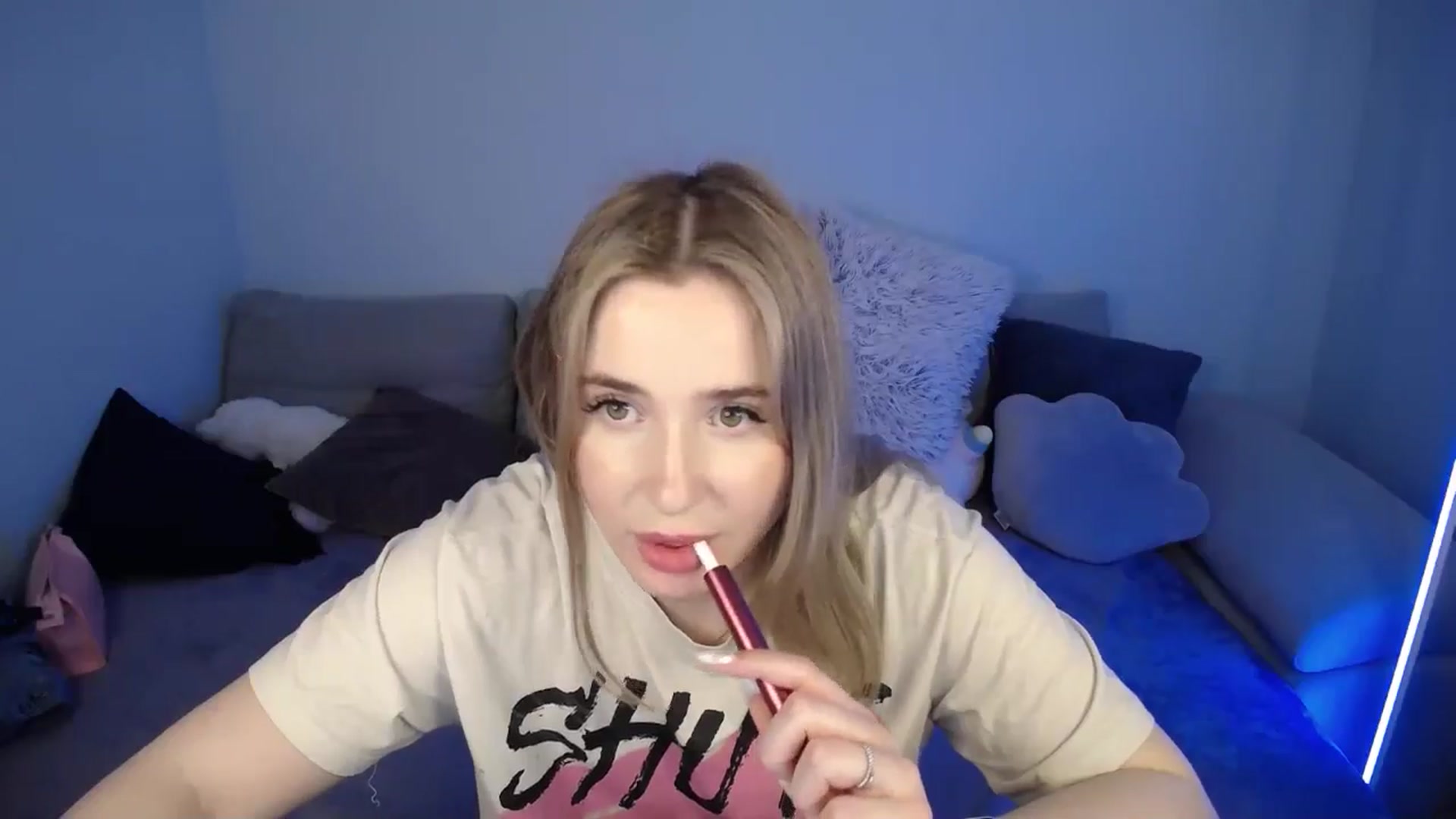 Gallery image thumbnail from SabrinaViolet's myfreecams stream on, 05/29/2024, 13:06 image 5 of 20