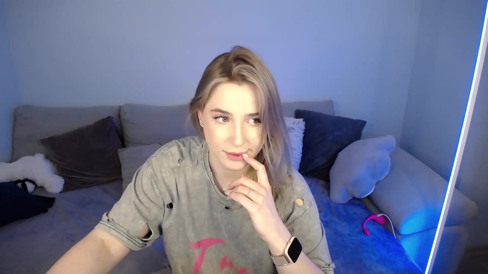 Gallery image thumbnail from SabrinaViolet's myfreecams stream on, 06/02/2024, 11:43 image 14 of 20
