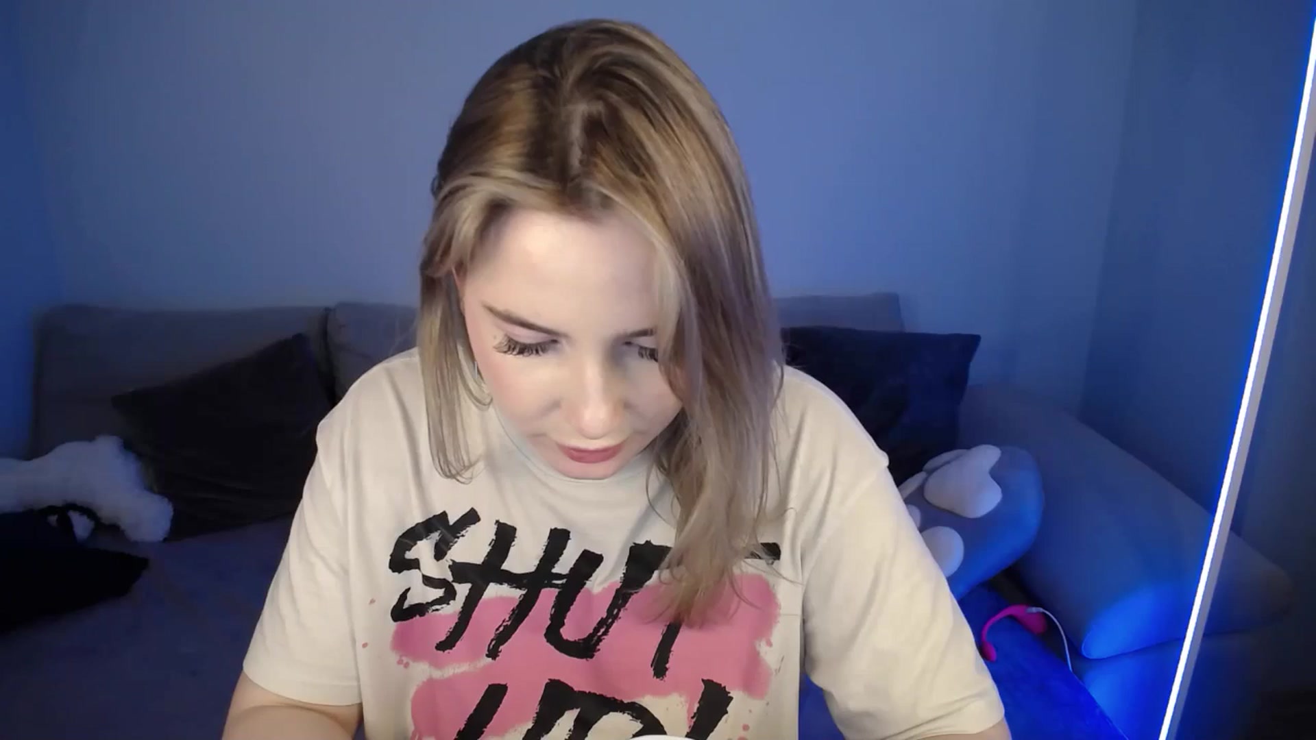 Gallery image thumbnail from SabrinaViolet's myfreecams stream on, 06/02/2024, 12:19 image 9 of 20