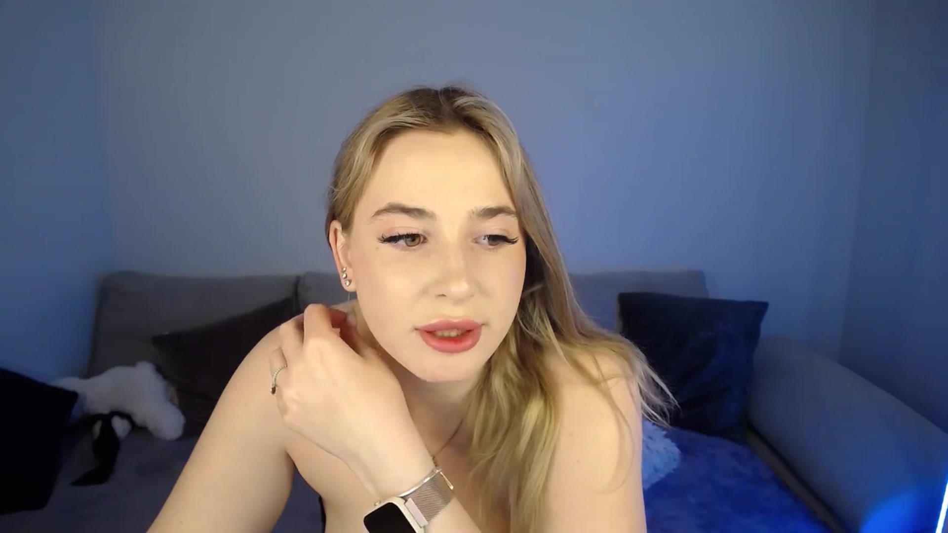 Gallery image thumbnail from SabrinaViolet's myfreecams stream on, 06/03/2024, 10:25 image 10 of 20