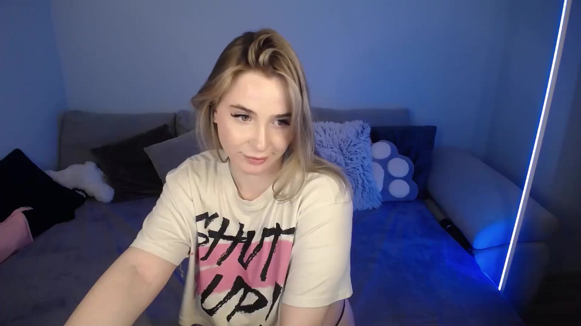 Gallery image thumbnail from SabrinaViolet's myfreecams stream on, 06/04/2024, 13:04 image 11 of 20