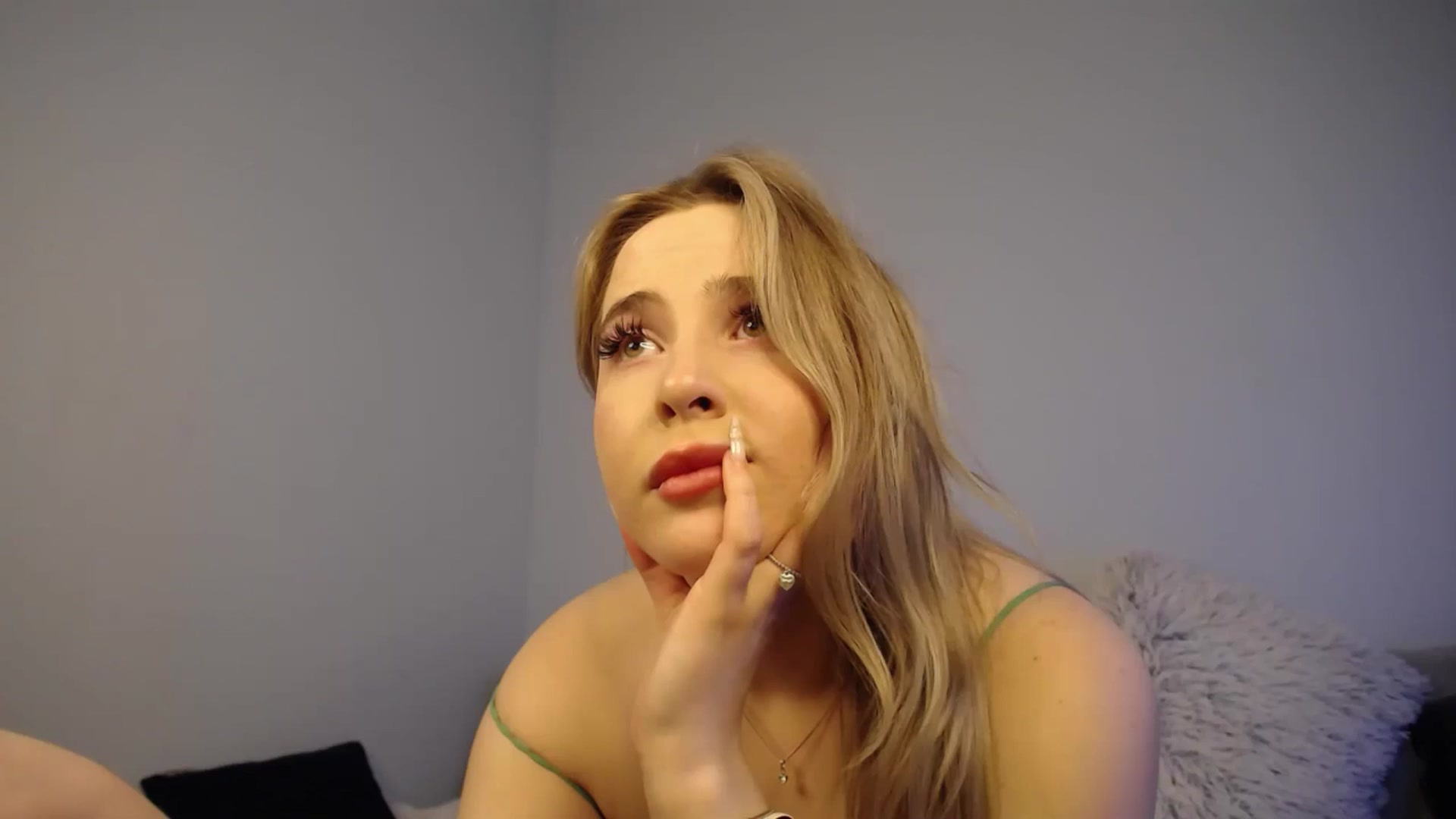 Gallery image thumbnail from SabrinaViolet's myfreecams stream on, 06/05/2024, 11:21 image 15 of 20
