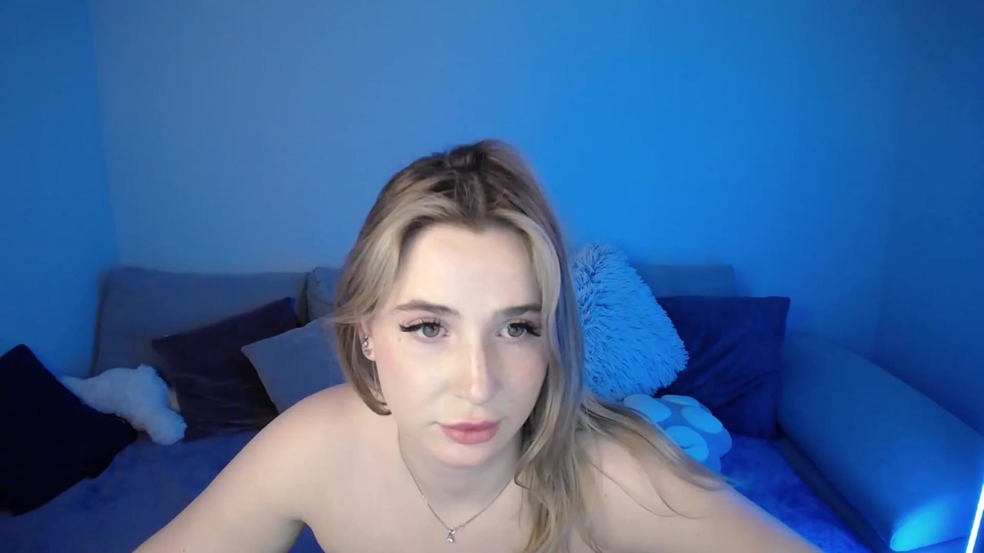 Gallery image thumbnail from SabrinaViolet's myfreecams stream on, 06/05/2024, 13:04 image 18 of 20