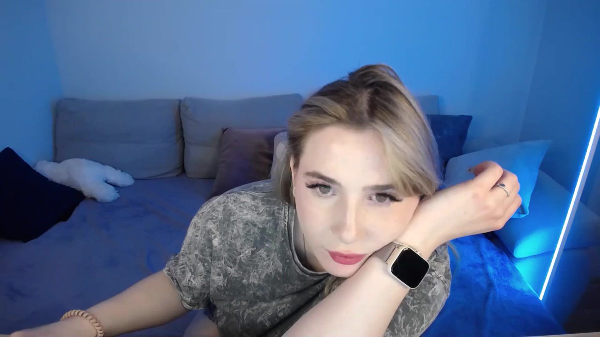 Gallery image thumbnail from SabrinaViolet's myfreecams stream on, 06/08/2024, 10:58 image 2 of 20