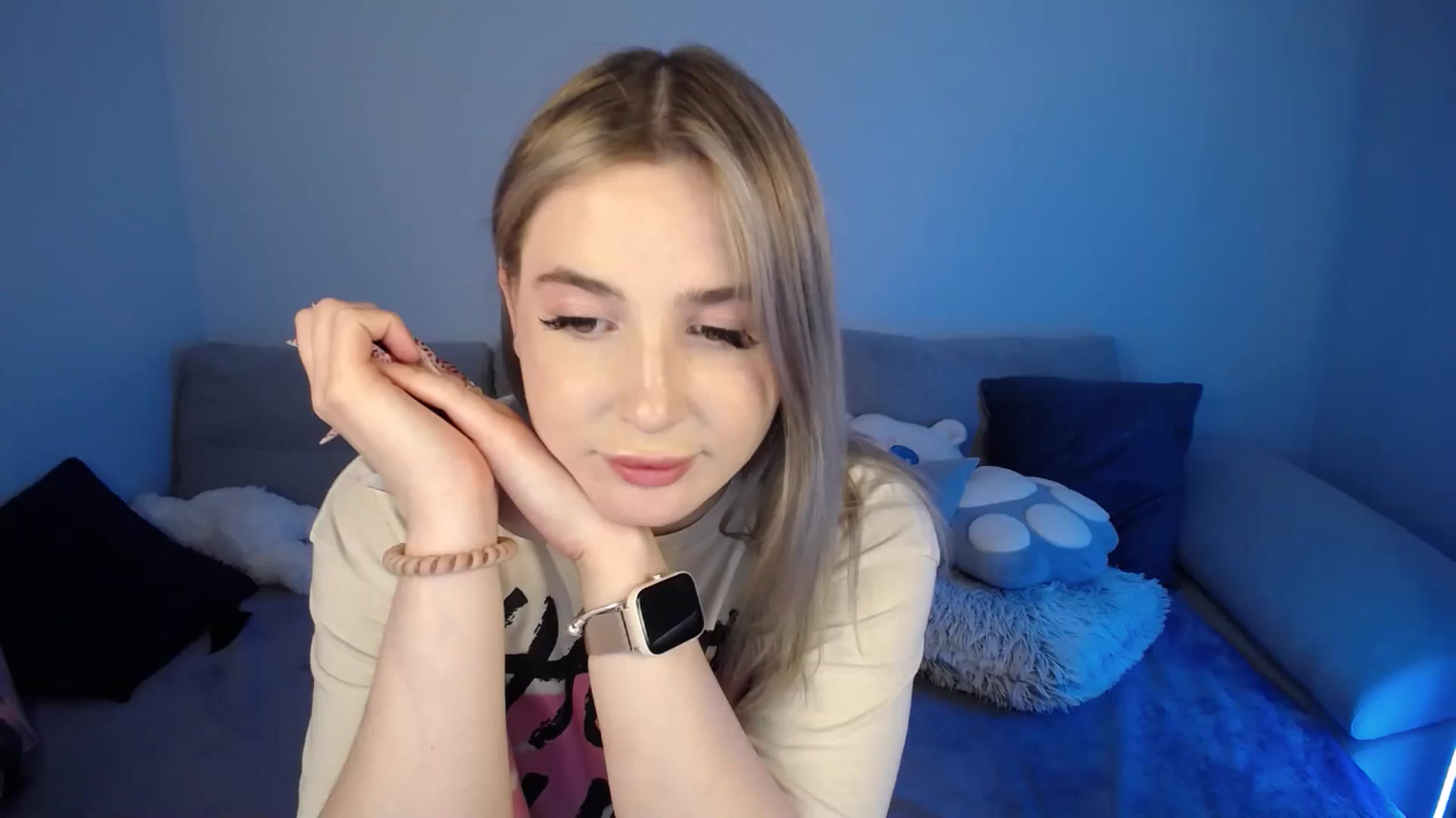 Gallery image thumbnail from SabrinaViolet's myfreecams stream on, 06/09/2024, 12:46 image 3 of 20