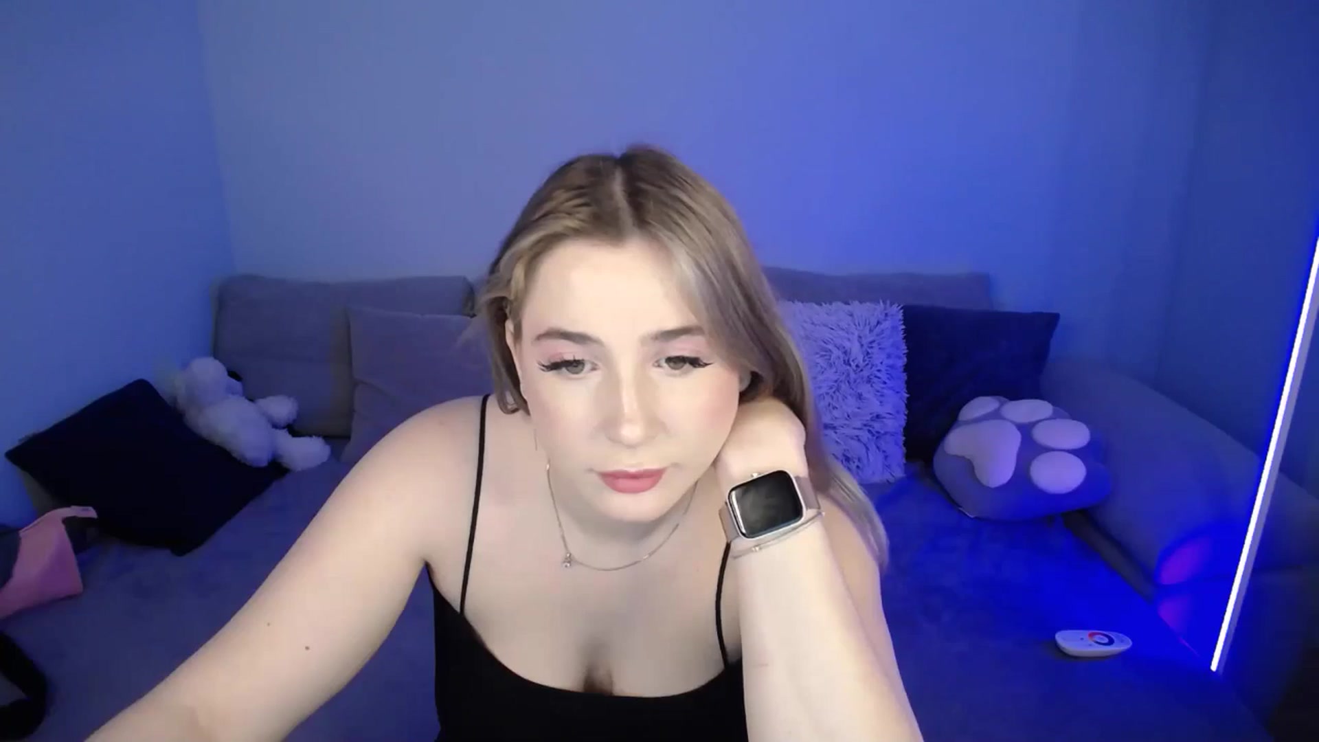 Gallery image thumbnail from SabrinaViolet's myfreecams stream on, 06/10/2024, 10:20 image 11 of 20