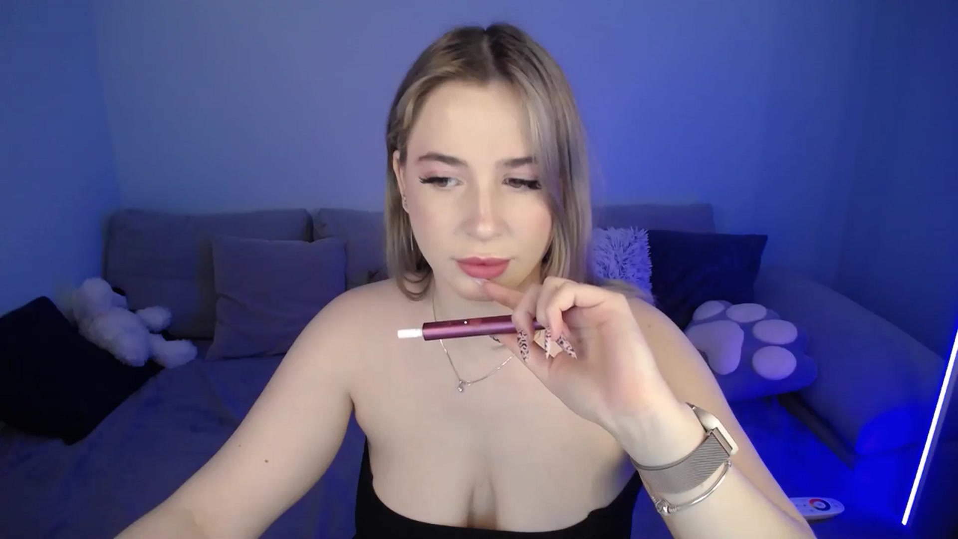 Gallery image thumbnail from SabrinaViolet's myfreecams stream on, 06/10/2024, 10:20 image 5 of 20