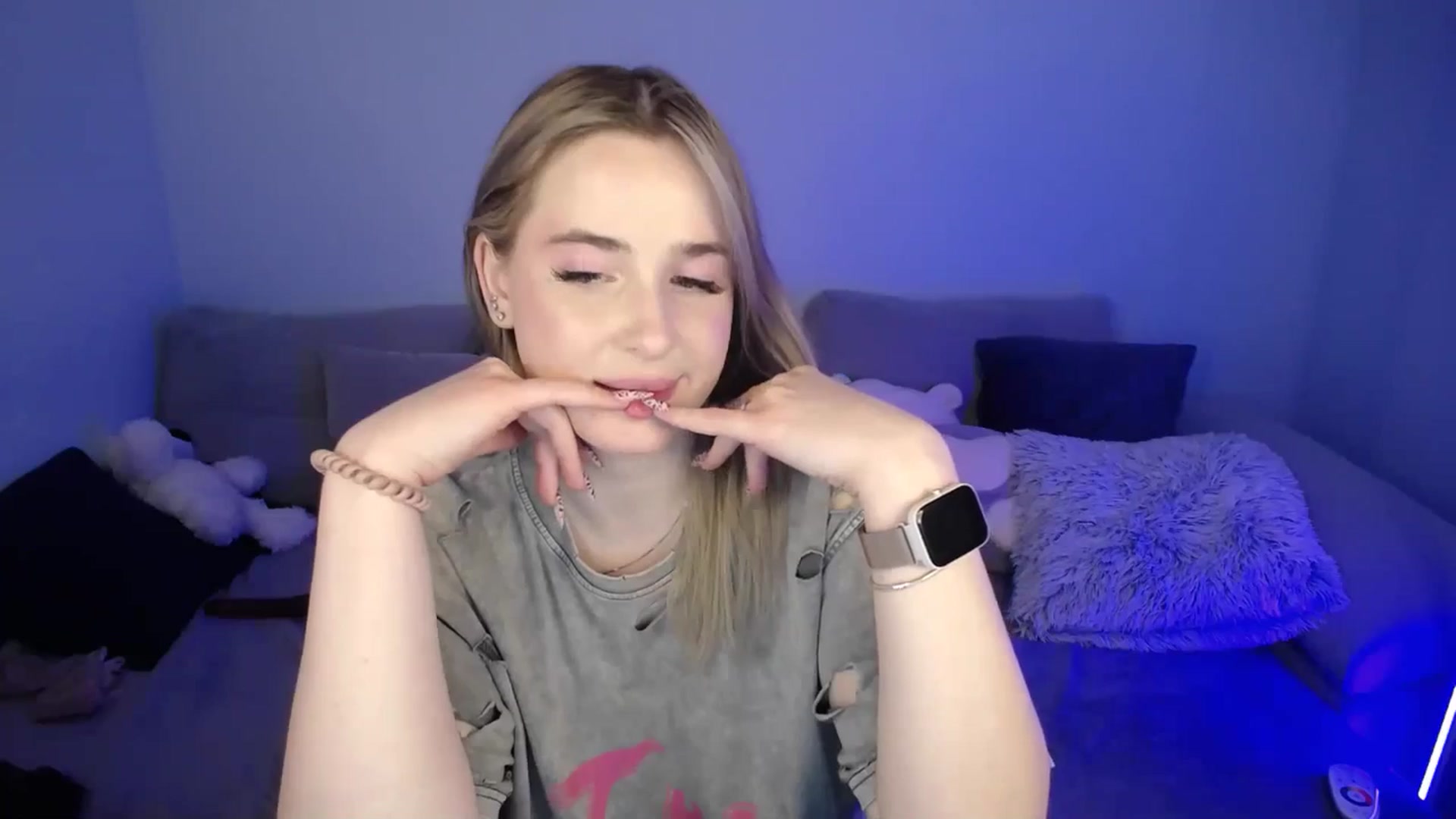 Gallery image thumbnail from SabrinaViolet's myfreecams stream on, 06/10/2024, 13:59 image 3 of 20