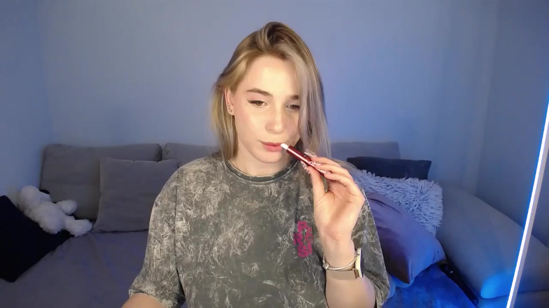 Gallery image thumbnail from SabrinaViolet's myfreecams stream on, 06/11/2024, 13:03 image 16 of 20