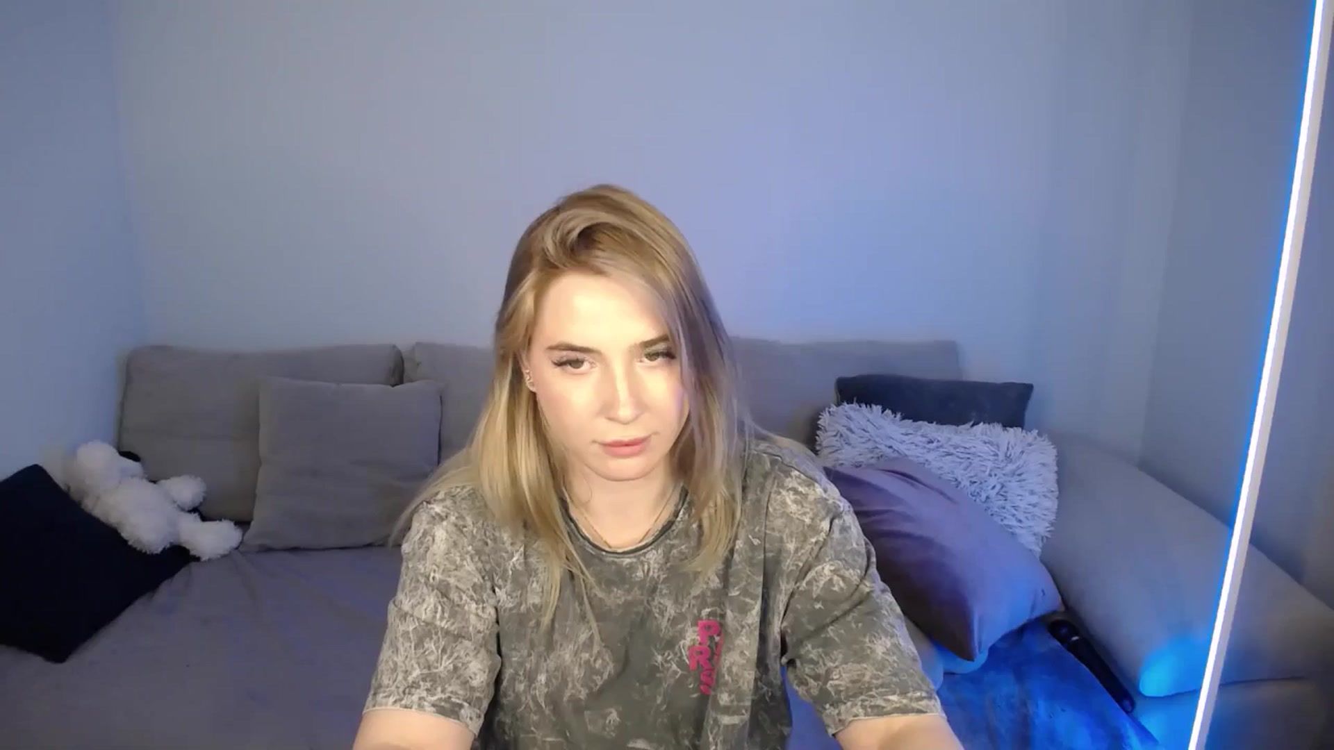Gallery image thumbnail from SabrinaViolet's myfreecams stream on, 06/11/2024, 13:54 image 5 of 20