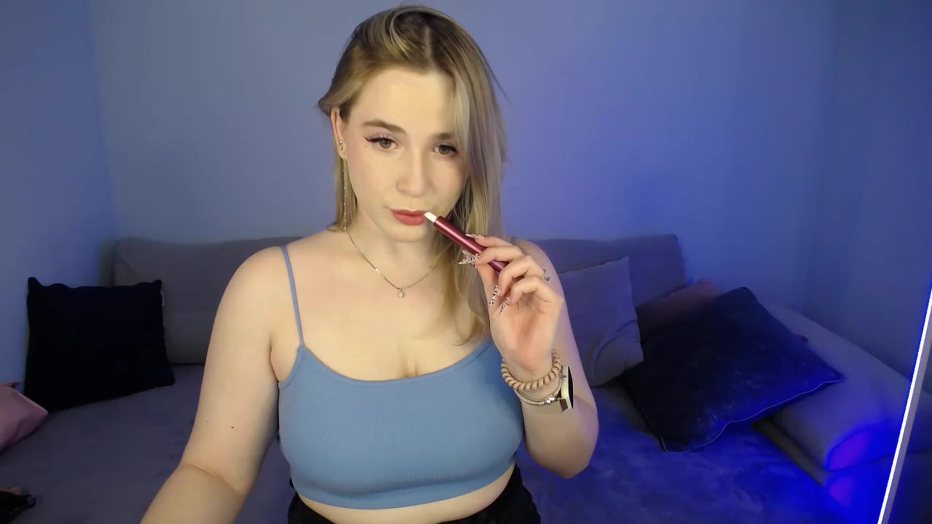 Gallery image thumbnail from SabrinaViolet's myfreecams stream on, 06/20/2024, 08:56 image 13 of 20
