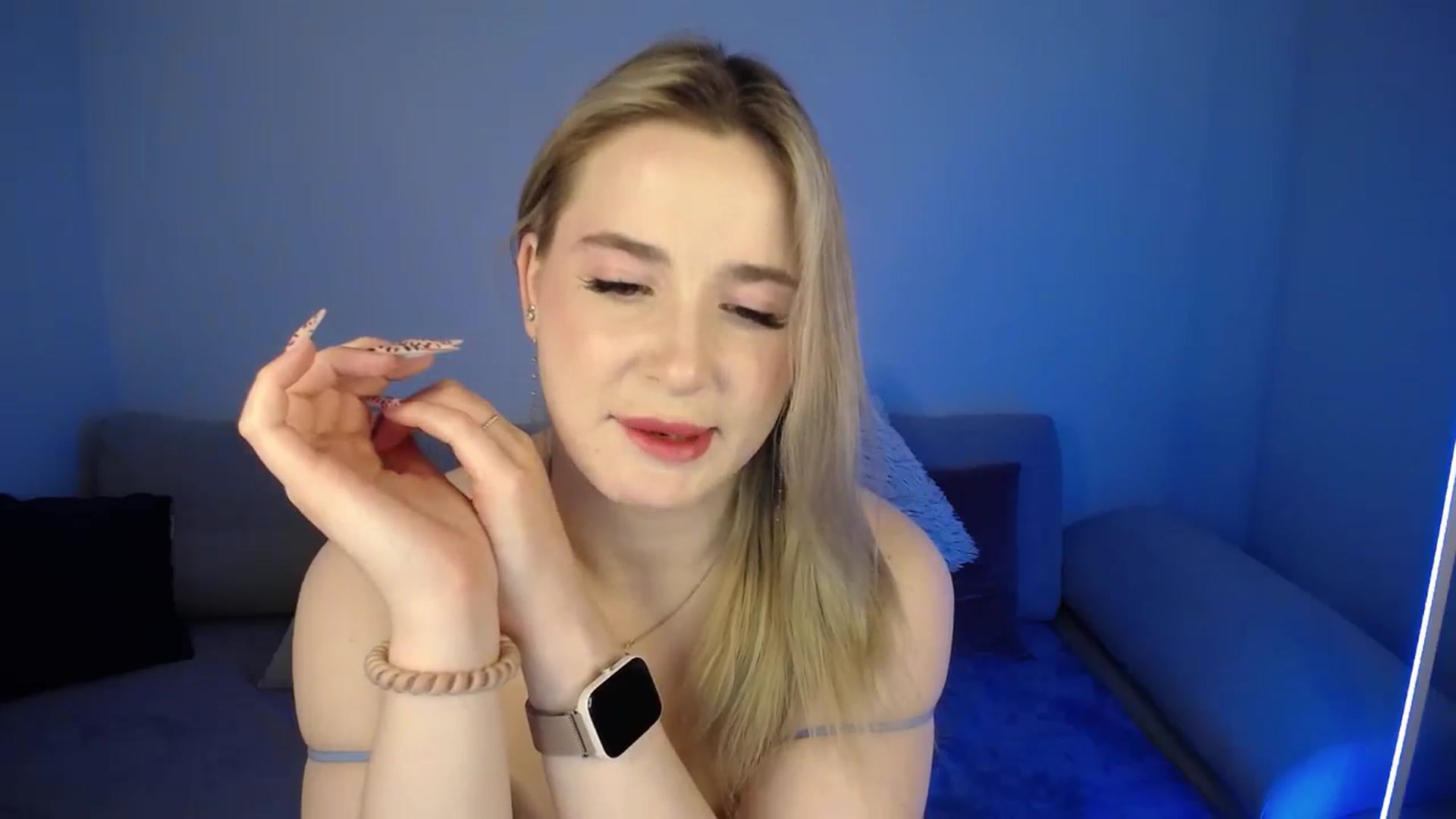 Gallery image thumbnail from SabrinaViolet's myfreecams stream on, 06/21/2024, 10:22 image 17 of 20