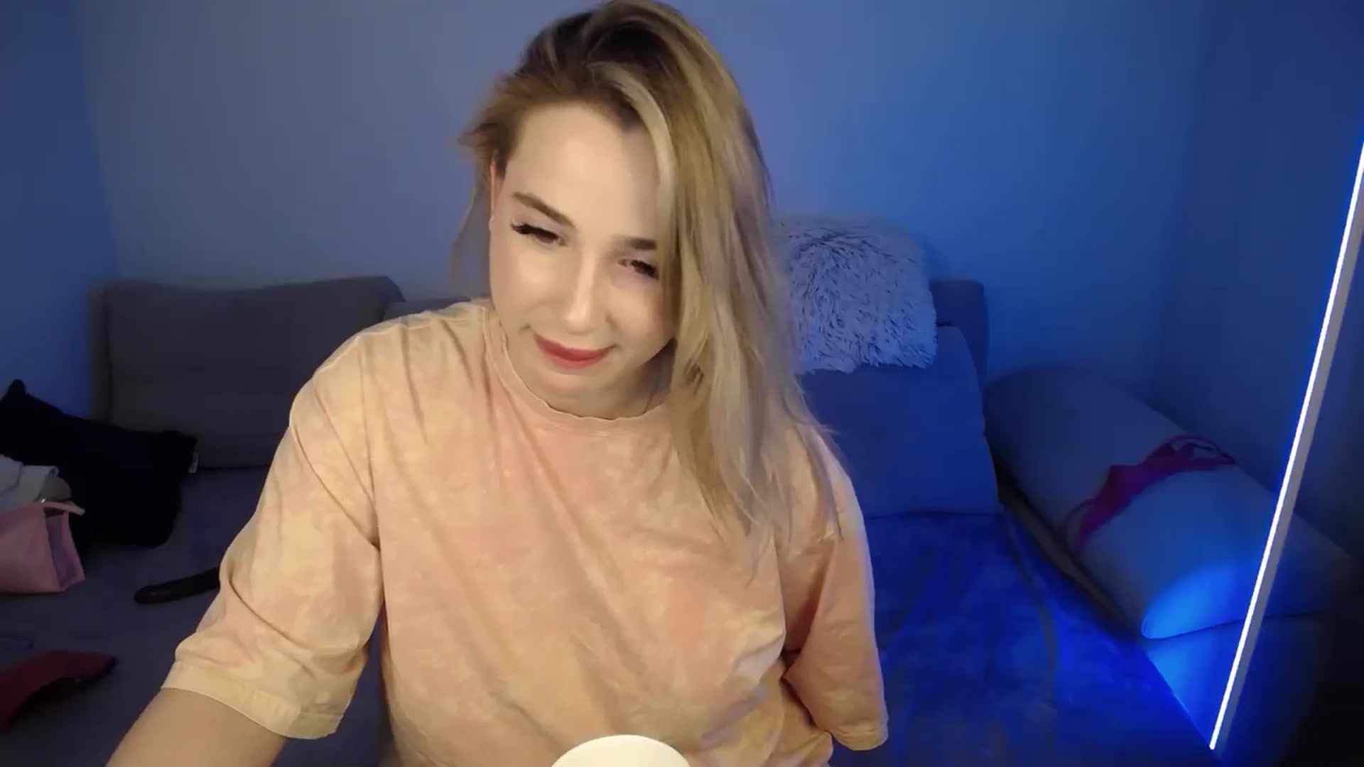 Gallery image thumbnail from SabrinaViolet's myfreecams stream on, 06/22/2024, 13:37 image 8 of 20