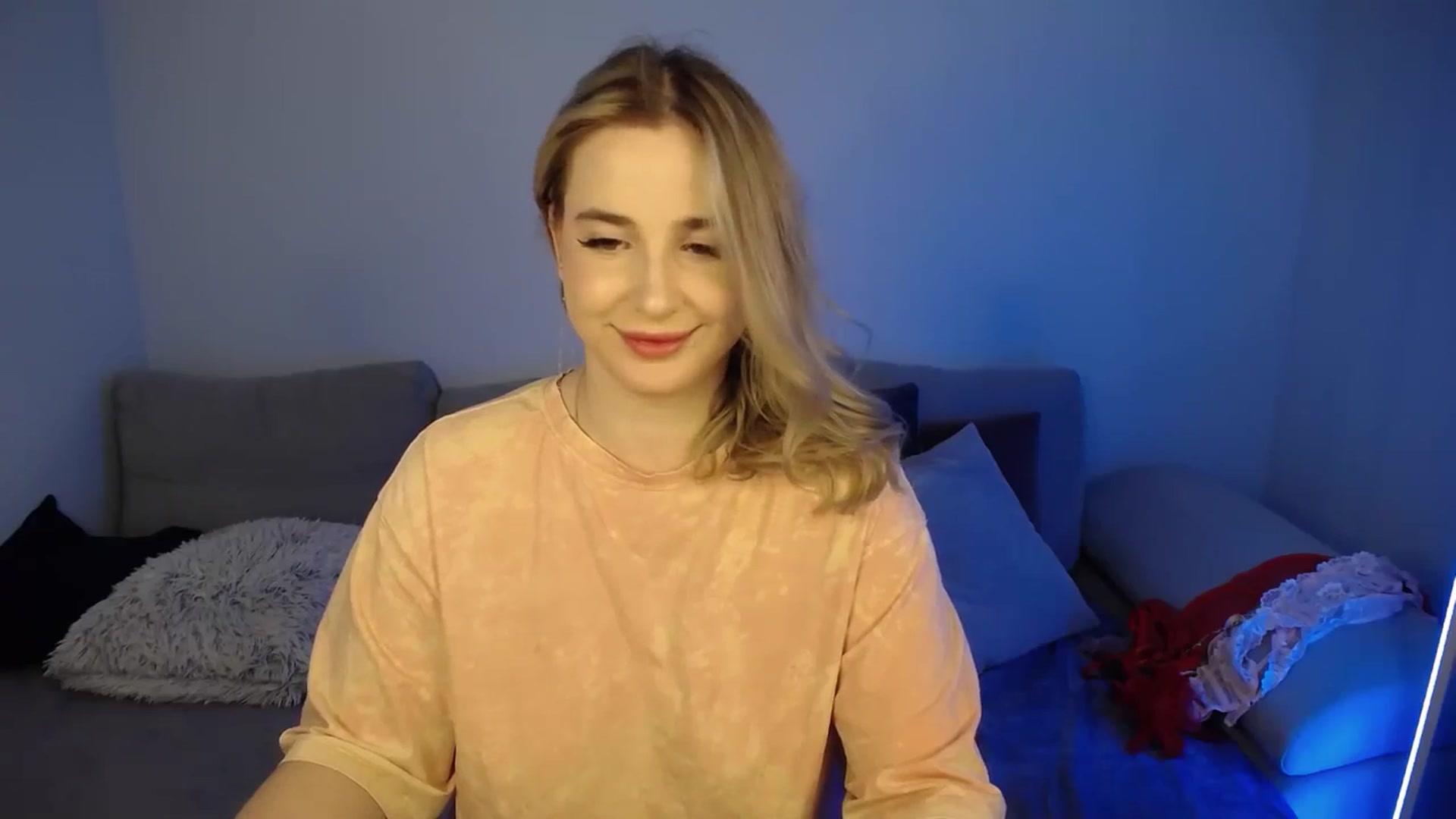 Gallery image thumbnail from SabrinaViolet's myfreecams stream on, 06/23/2024, 11:07 image 6 of 20
