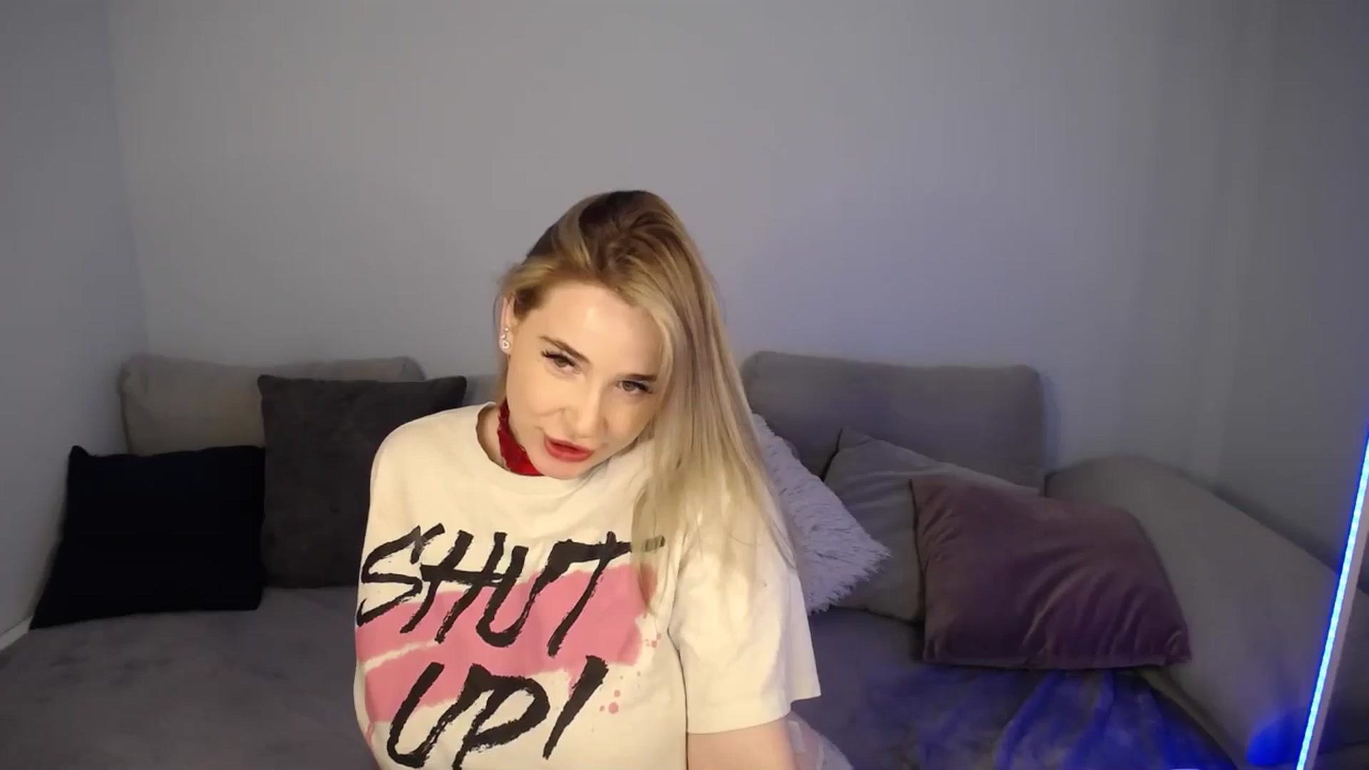 Gallery image thumbnail from SabrinaViolet's myfreecams stream on, 06/28/2024, 12:07 image 19 of 20