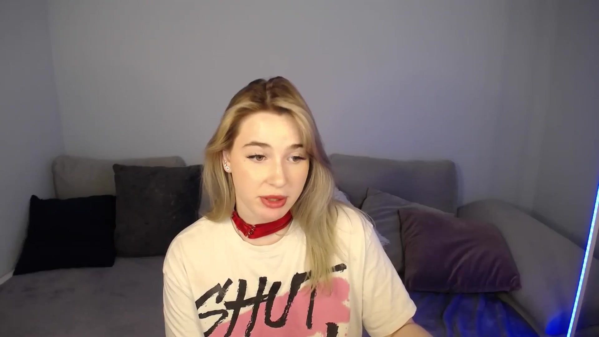 Gallery image thumbnail from SabrinaViolet's myfreecams stream on, 06/28/2024, 12:07 image 7 of 20
