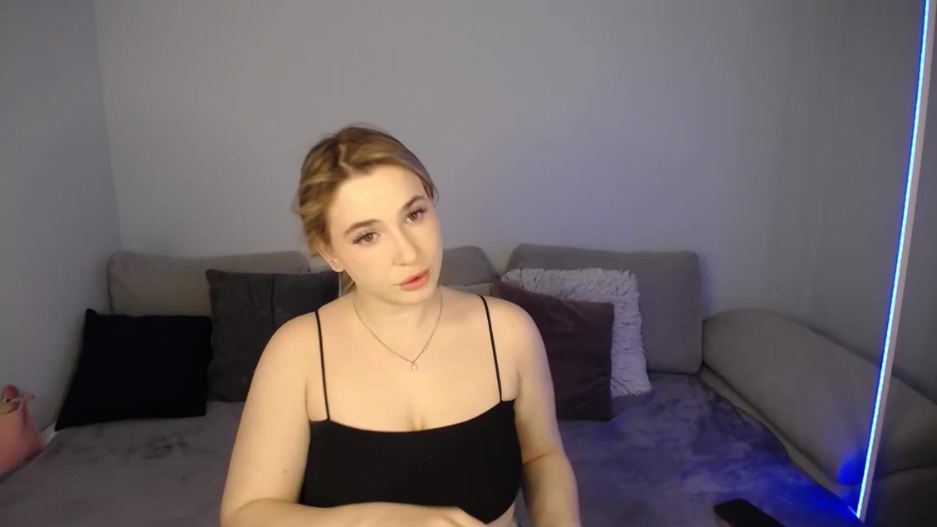 Gallery image thumbnail from SabrinaViolet's myfreecams stream on, 06/29/2024, 08:37 image 1 of 20