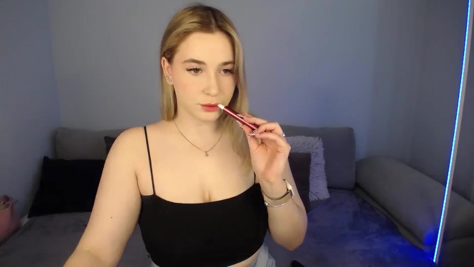 Gallery image thumbnail from SabrinaViolet's myfreecams stream on, 06/29/2024, 08:37 image 12 of 20