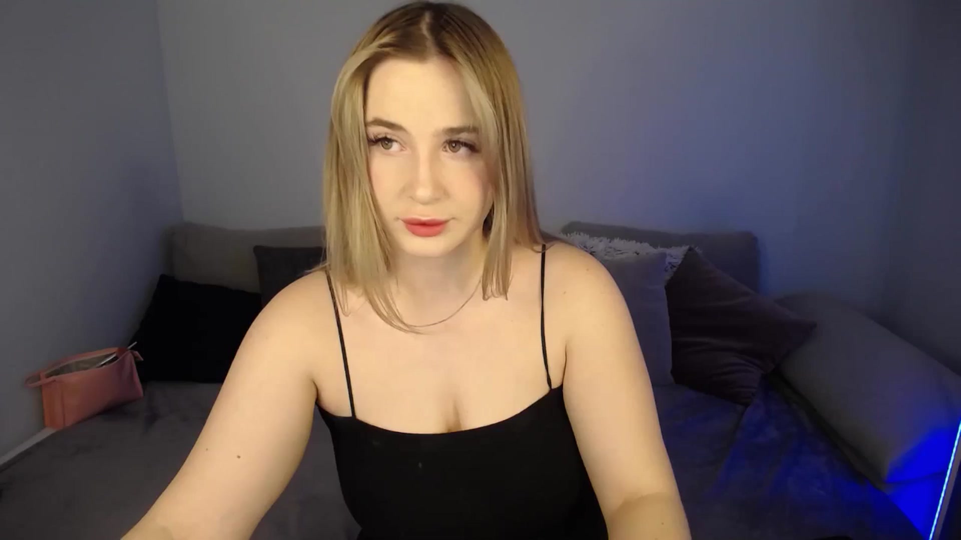Gallery image thumbnail from SabrinaViolet's myfreecams stream on, 06/30/2024, 08:26 image 6 of 20