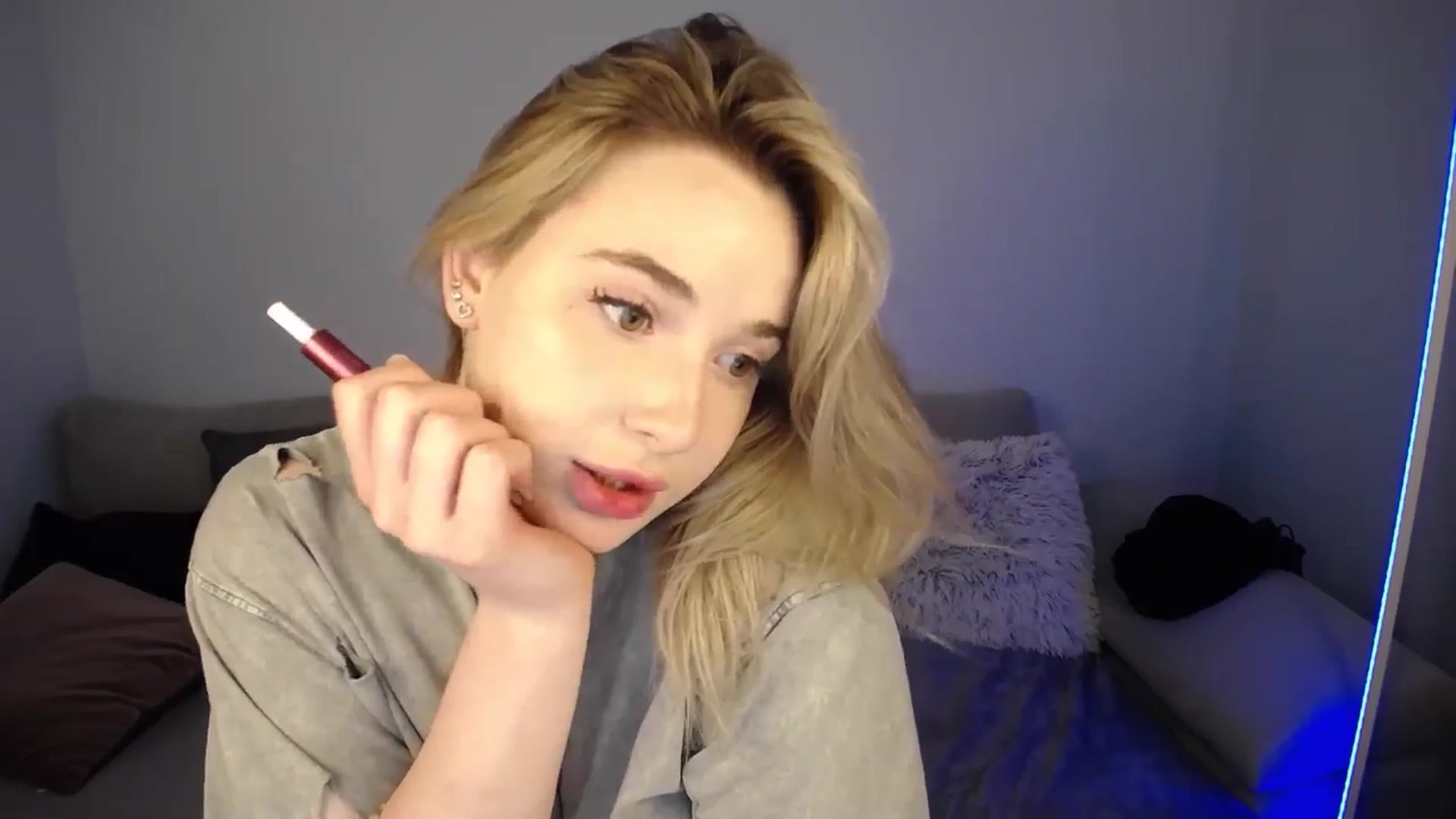 Gallery image thumbnail from SabrinaViolet's myfreecams stream on, 07/01/2024, 12:06 image 3 of 20