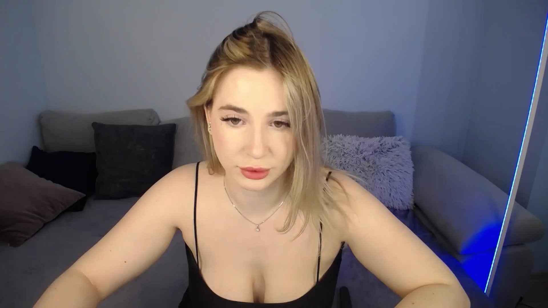 Gallery image thumbnail from SabrinaViolet's myfreecams stream on, 07/02/2024, 09:05 image 7 of 20