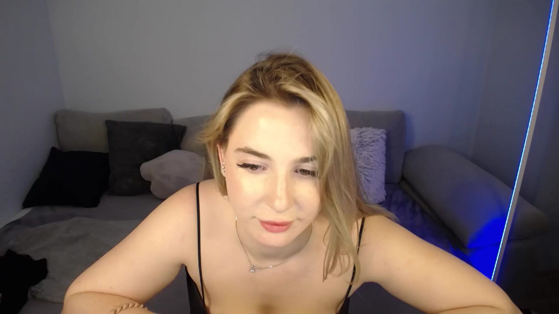 Gallery image thumbnail from SabrinaViolet's myfreecams stream on, 07/02/2024, 13:47 image 11 of 20