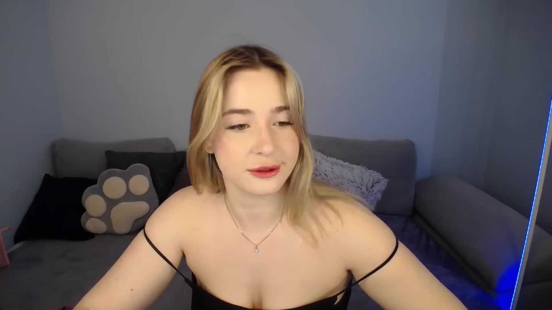 Gallery image thumbnail from SabrinaViolet's myfreecams stream on, 07/05/2024, 08:34 image 14 of 20