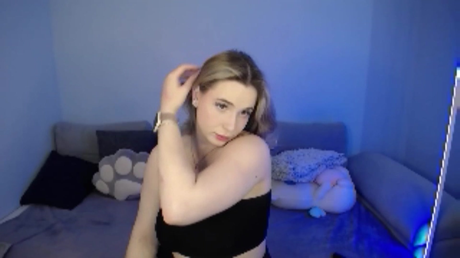 Gallery image thumbnail from SabrinaViolet's myfreecams stream on, 07/06/2024, 08:22 image 17 of 20