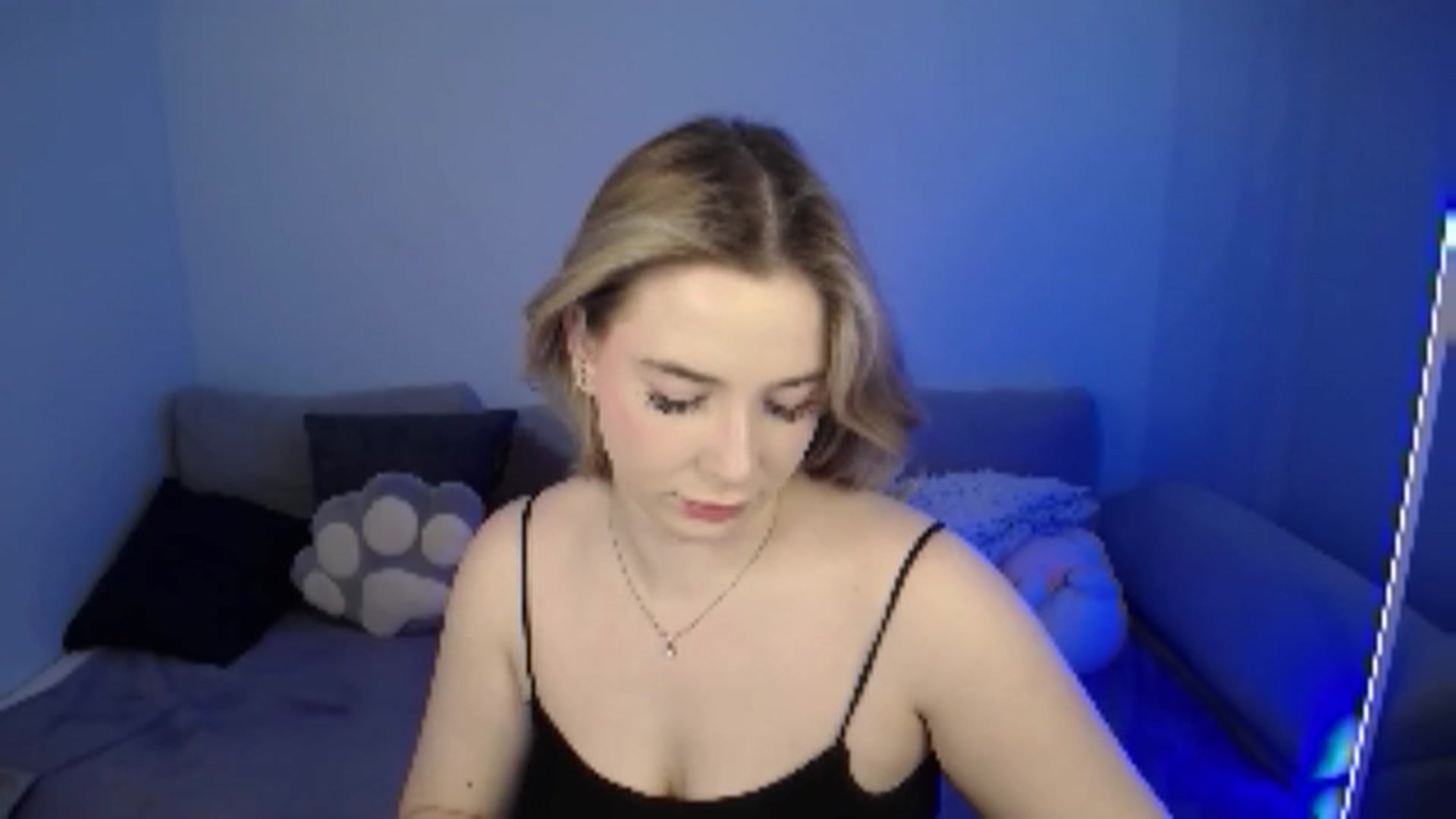 Gallery image thumbnail from SabrinaViolet's myfreecams stream on, 07/06/2024, 08:22 image 19 of 20