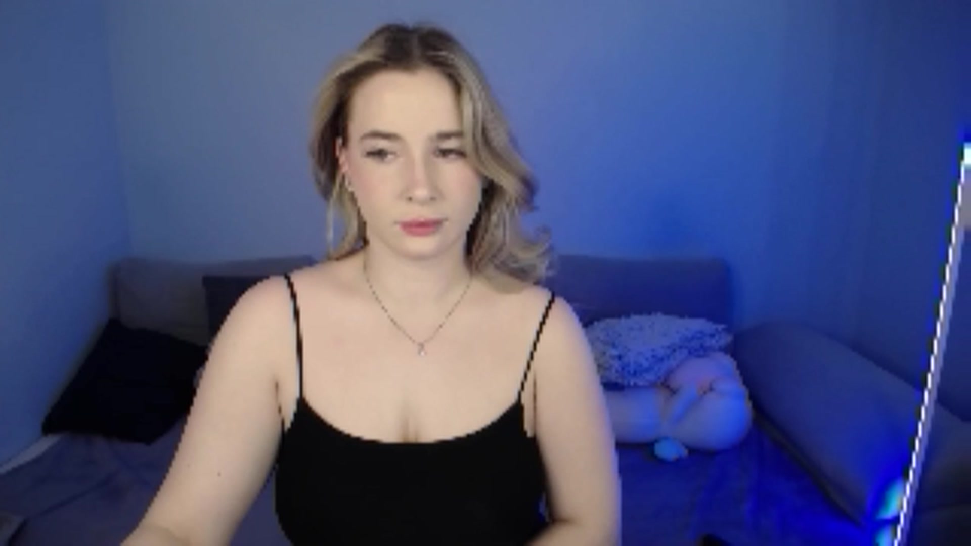 Gallery image thumbnail from SabrinaViolet's myfreecams stream on, 07/06/2024, 08:37 image 15 of 20