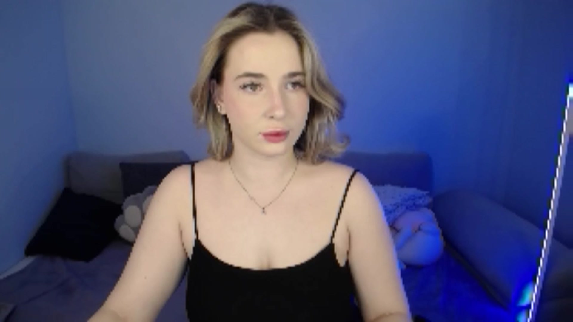 Gallery image thumbnail from SabrinaViolet's myfreecams stream on, 07/06/2024, 08:37 image 17 of 20