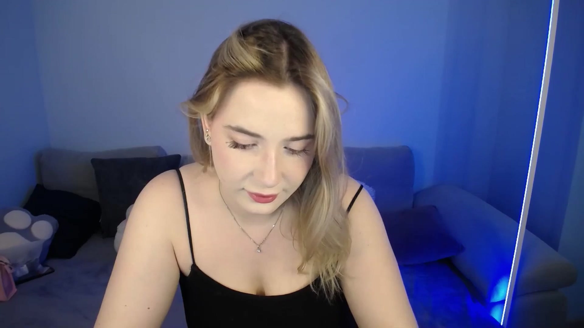 Gallery image thumbnail from SabrinaViolet's myfreecams stream on, 07/08/2024, 08:31 image 9 of 20