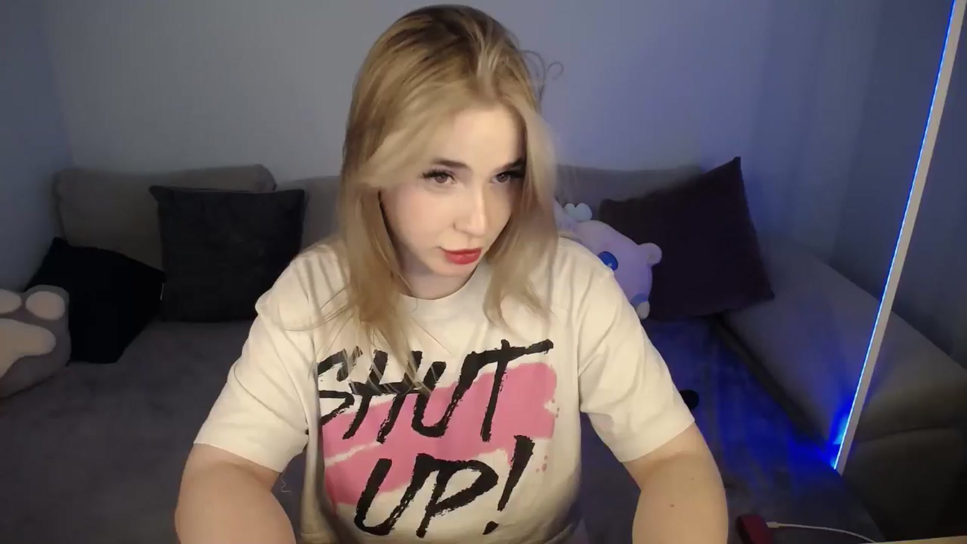 Gallery image thumbnail from SabrinaViolet's myfreecams stream on, 07/12/2024, 12:43 image 9 of 20