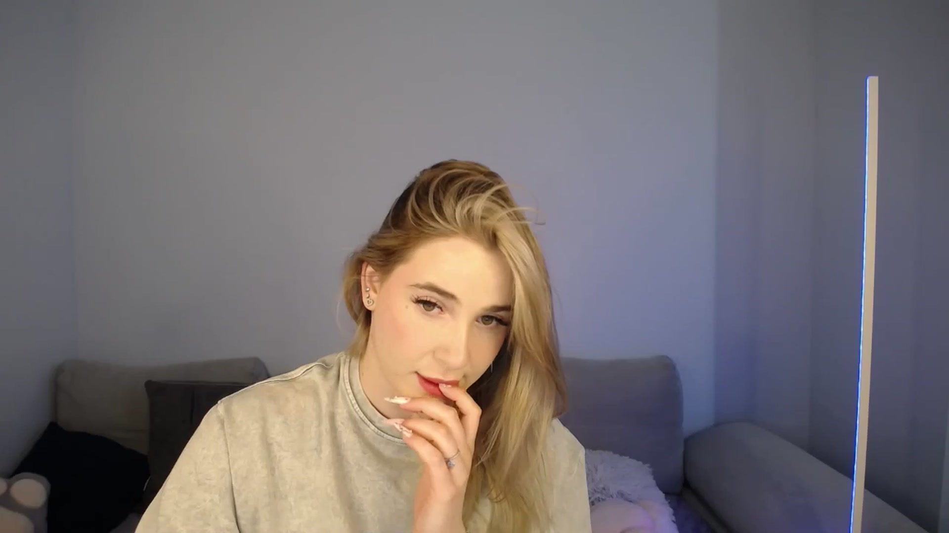 Gallery image thumbnail from SabrinaViolet's myfreecams stream on, 07/14/2024, 08:25 image 10 of 20