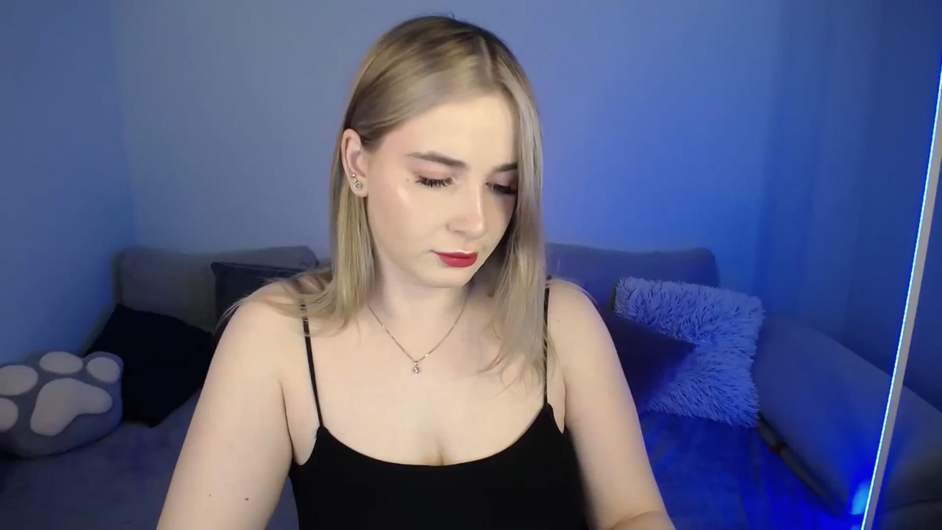 Gallery image thumbnail from SabrinaViolet's myfreecams stream on, 07/17/2024, 09:28 image 4 of 20