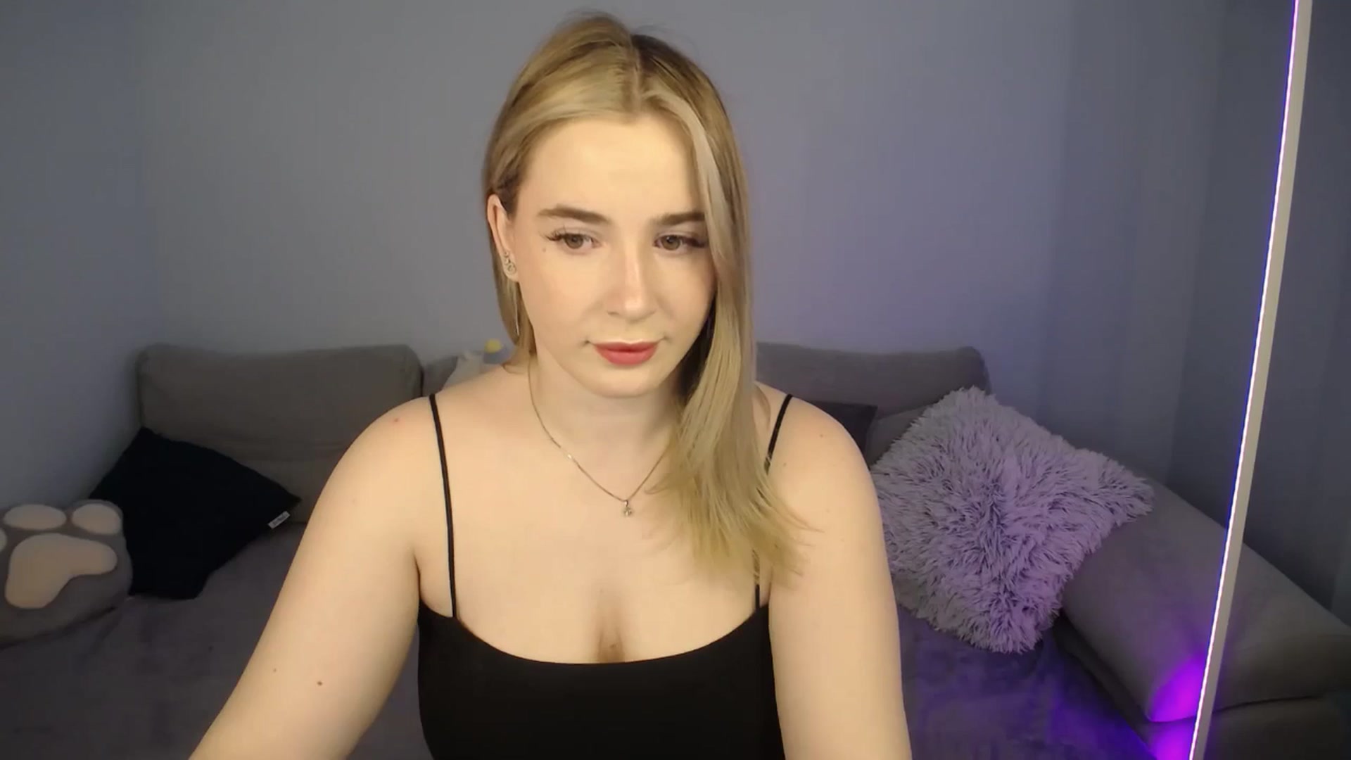 Gallery image thumbnail from SabrinaViolet's myfreecams stream on, 07/22/2024, 09:08 image 2 of 20