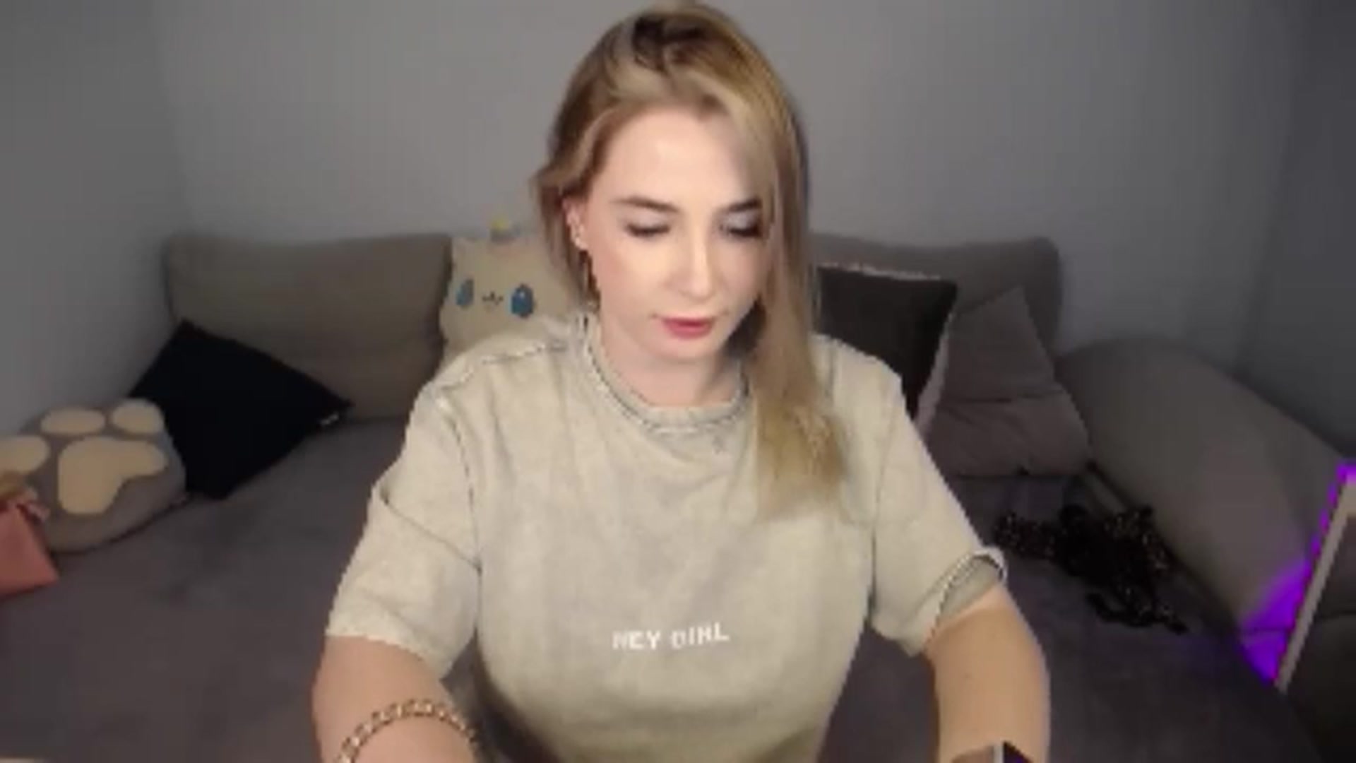 Gallery image thumbnail from SabrinaViolet's myfreecams stream on, 07/23/2024, 11:53 image 5 of 20