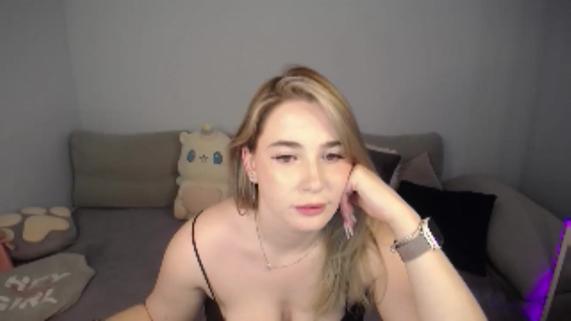 Gallery image thumbnail from SabrinaViolet's myfreecams stream on, 07/23/2024, 13:47 image 14 of 20