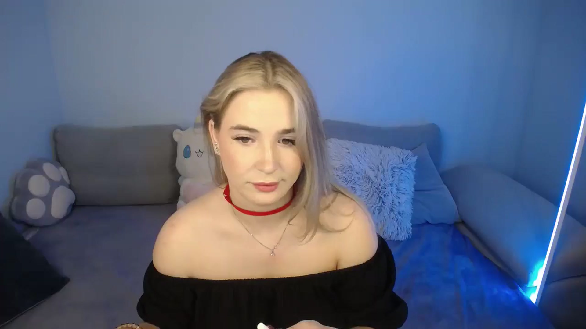 Gallery image thumbnail from SabrinaViolet's myfreecams stream on, 07/27/2024, 10:23 image 13 of 20