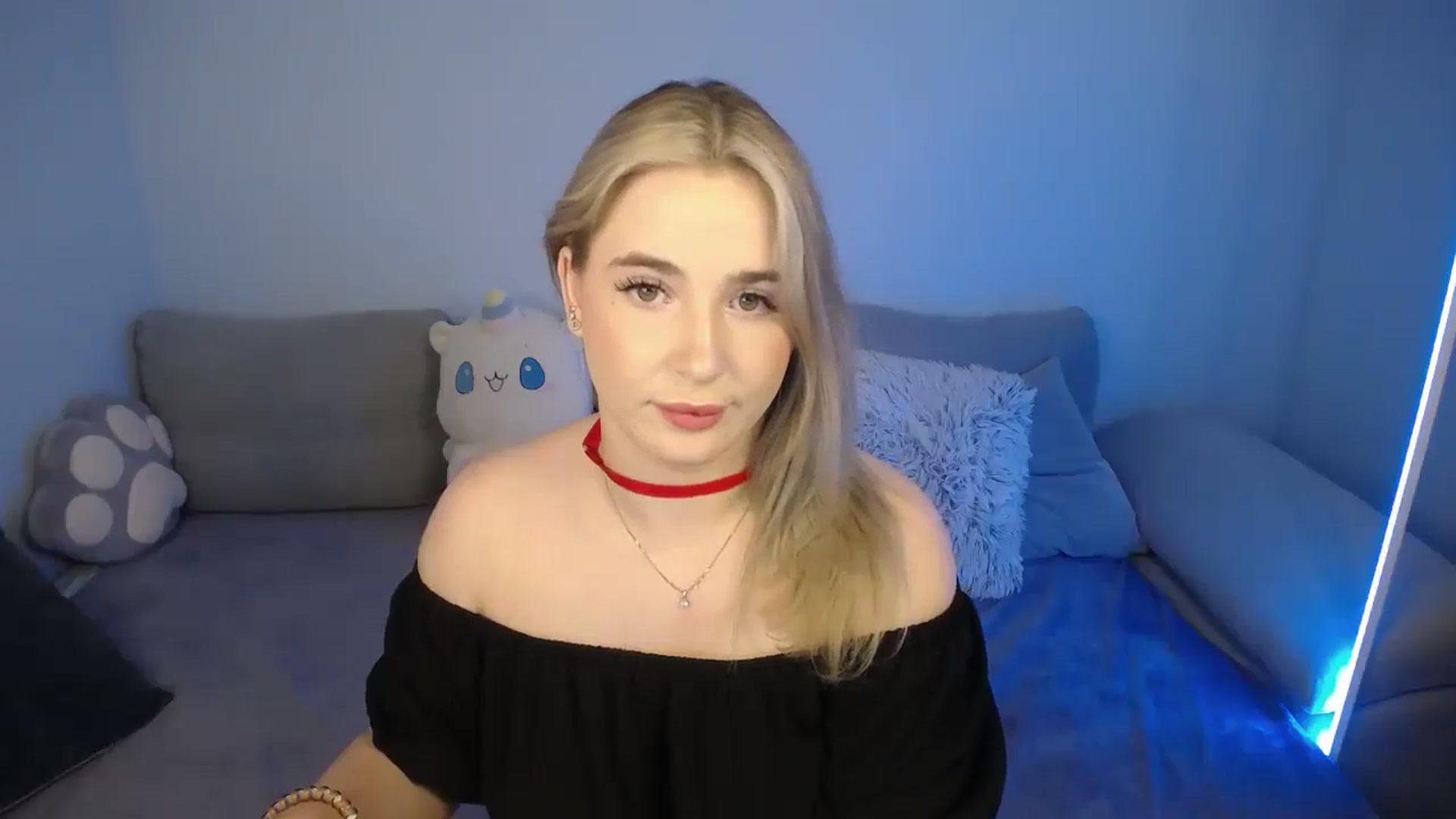 Gallery image thumbnail from SabrinaViolet's myfreecams stream on, 07/27/2024, 10:23 image 14 of 20