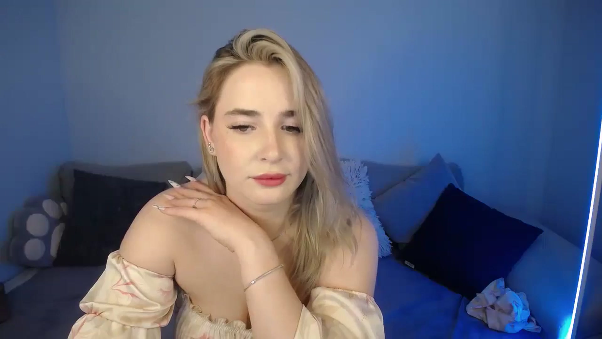 Gallery image thumbnail from SabrinaViolet's myfreecams stream on, 07/29/2024, 11:13 image 17 of 20