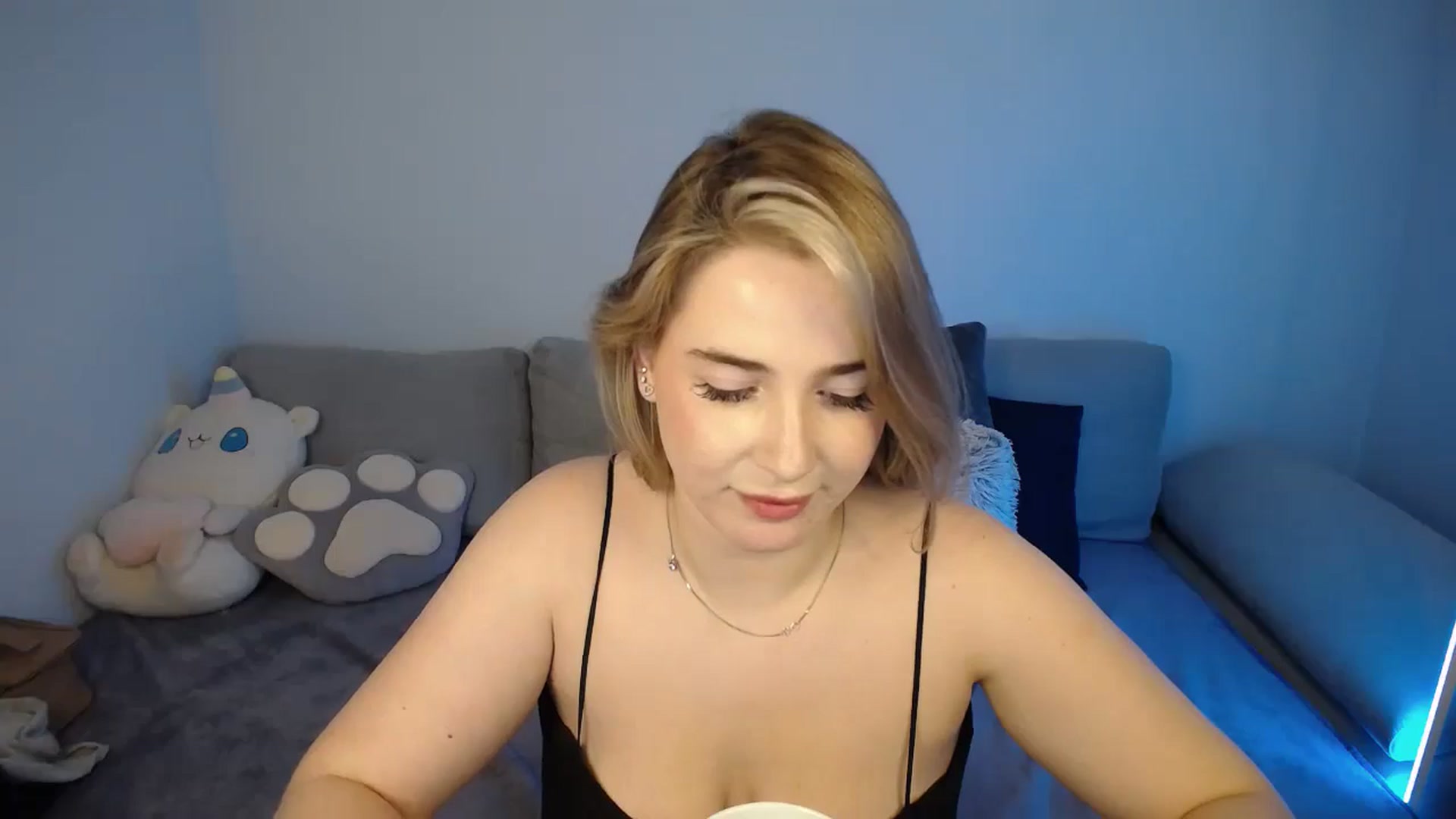 Gallery image thumbnail from SabrinaViolet's myfreecams stream on, 08/03/2024, 13:41 image 17 of 20