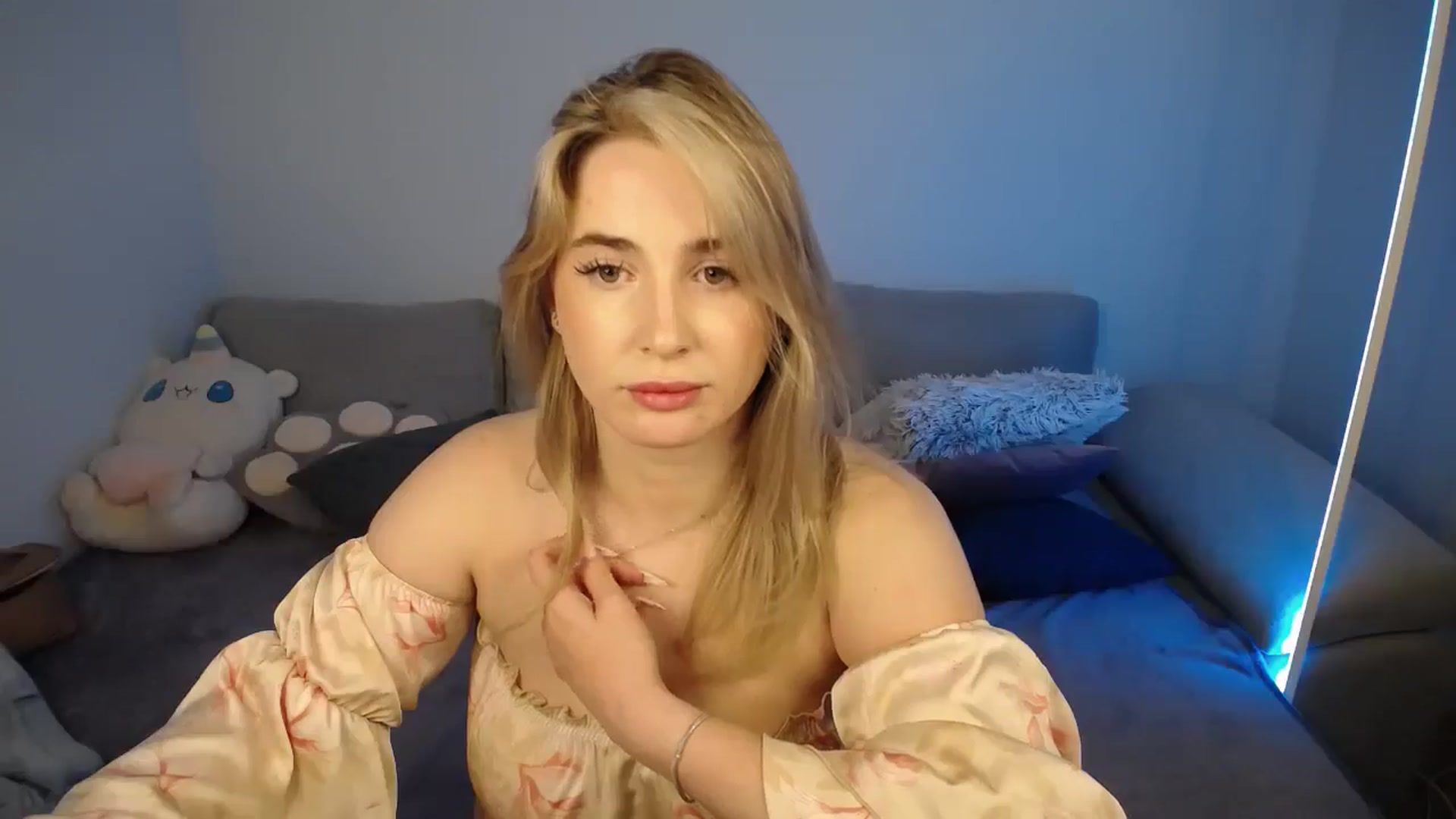Gallery image thumbnail from SabrinaViolet's myfreecams stream on, 08/05/2024, 13:49 image 18 of 20