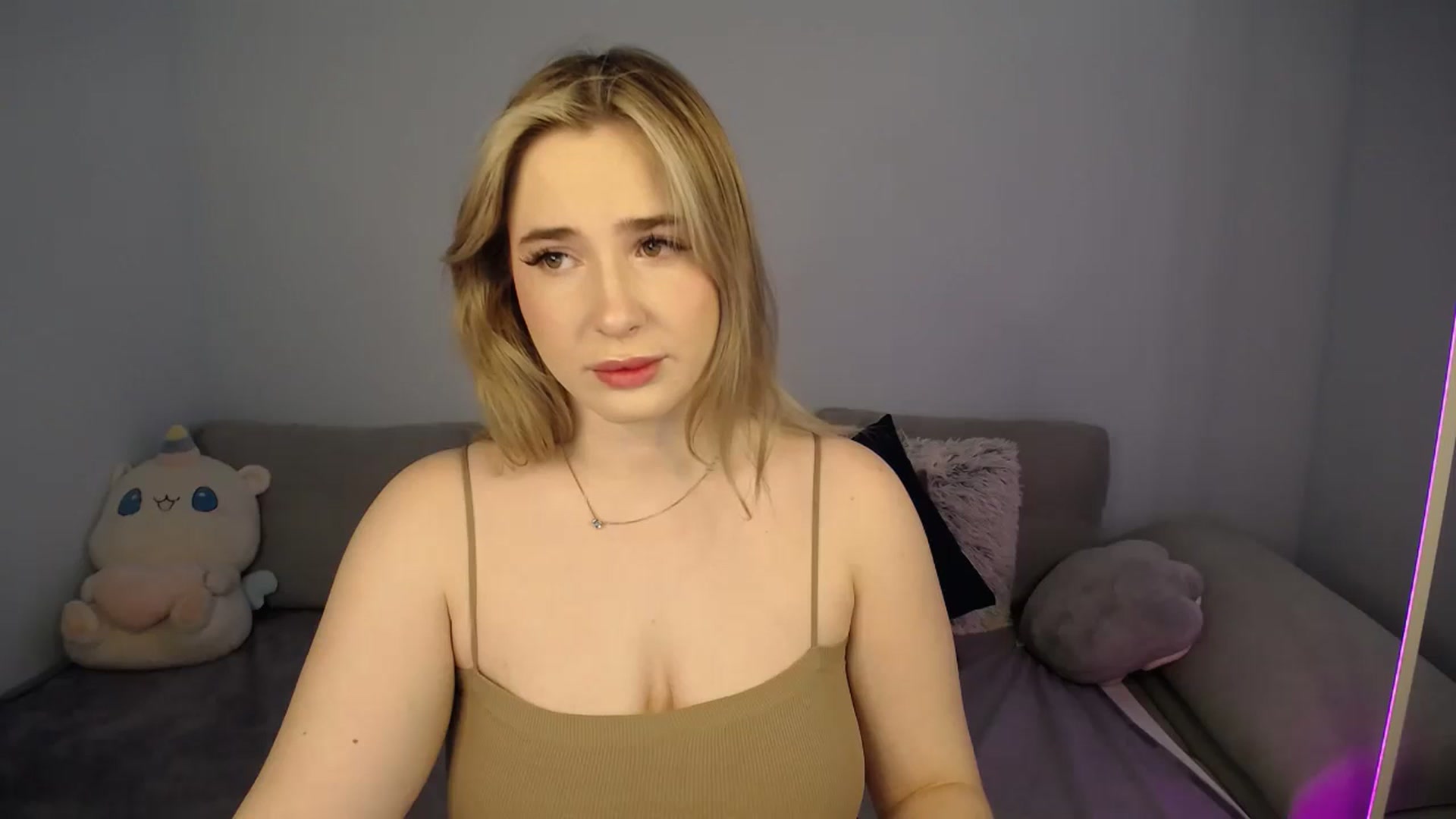 Gallery image thumbnail from SabrinaViolet's myfreecams stream on, 08/14/2024, 08:49 image 7 of 20