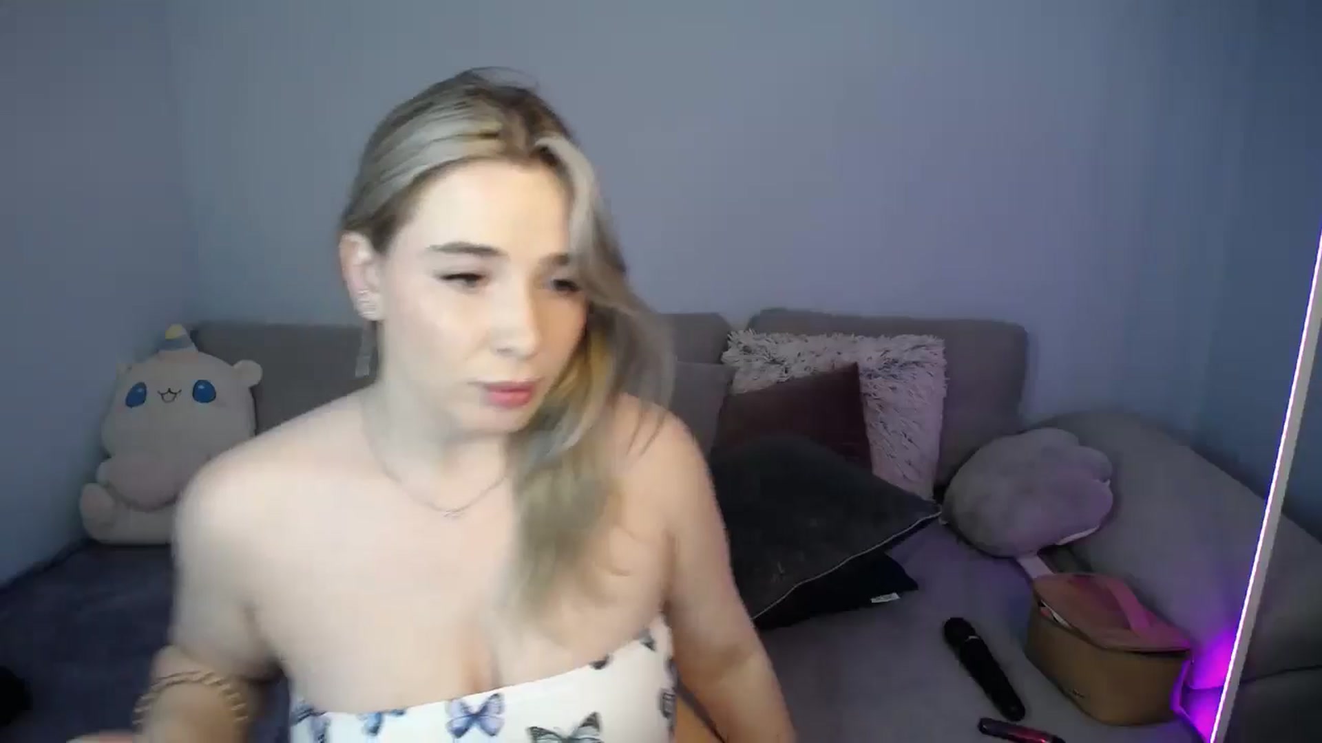 Gallery image thumbnail from SabrinaViolet's myfreecams stream on, 08/16/2024, 10:10 image 18 of 20