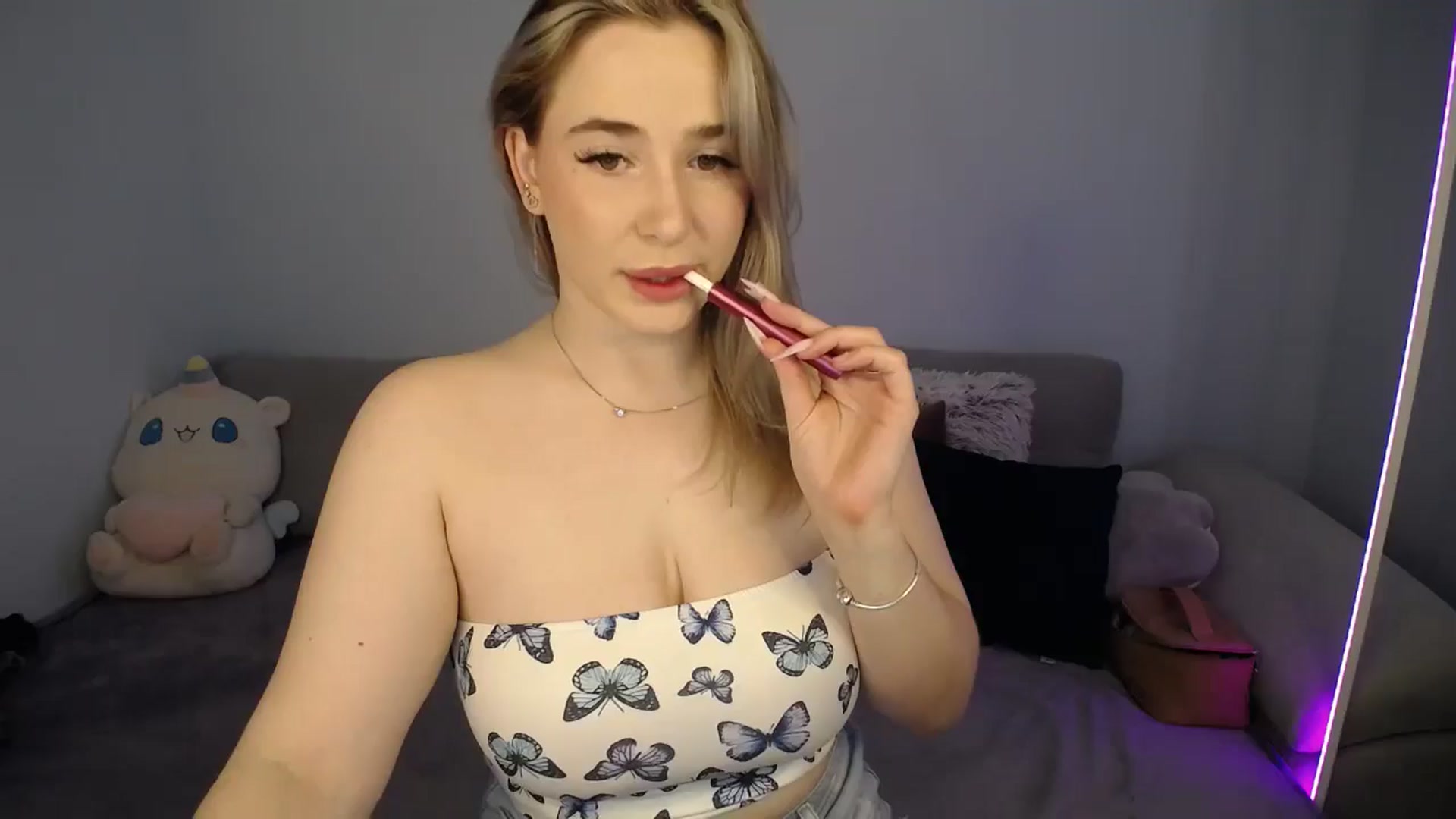 Gallery image thumbnail from SabrinaViolet's myfreecams stream on, 08/17/2024, 08:42 image 12 of 20