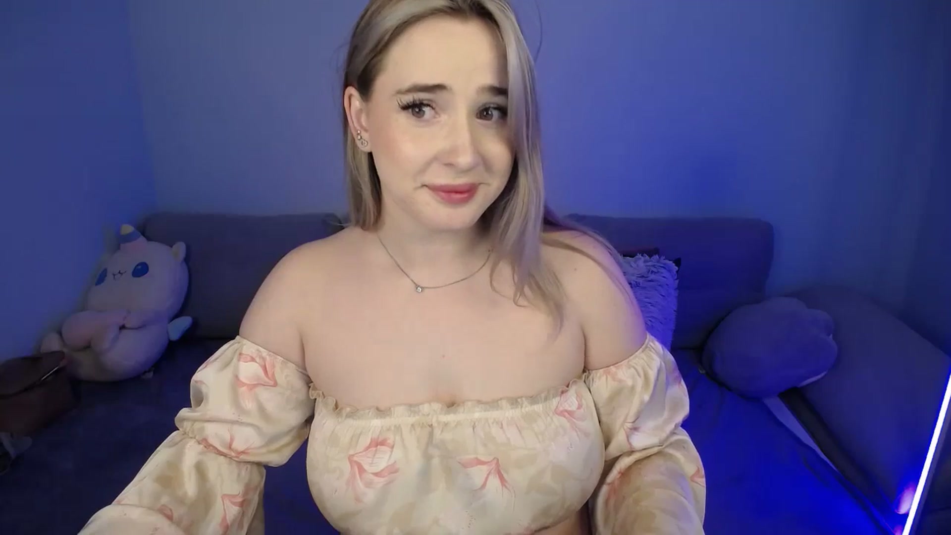 Gallery image thumbnail from SabrinaViolet's myfreecams stream on, 08/18/2024, 11:25 image 8 of 20